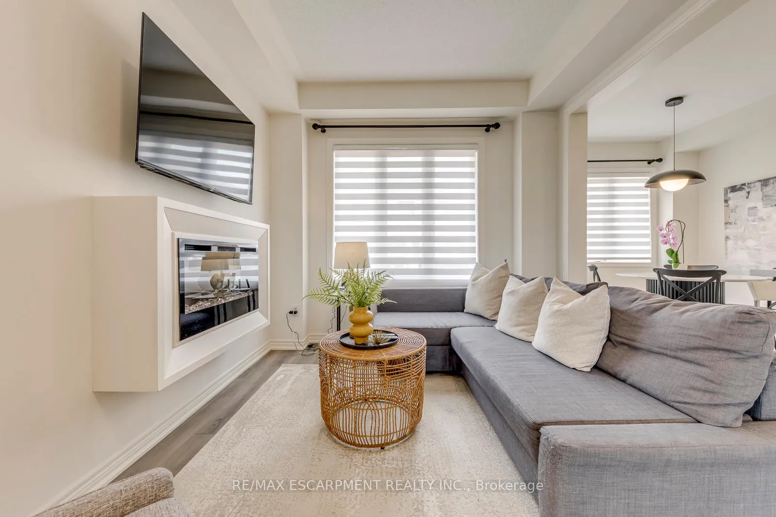 Photo 7 of 407 Skinner Road, Hamilton, Waterdown — HOMEH