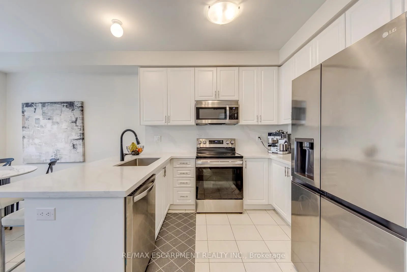Photo 12 of 407 Skinner Road, Hamilton, Waterdown — HOMEH