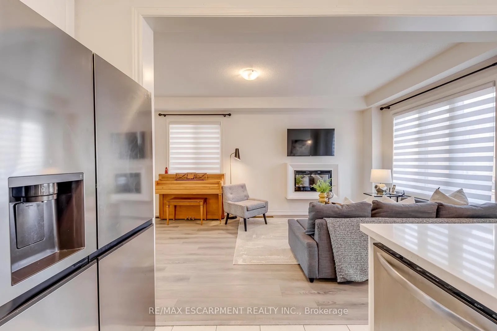 Photo 13 of 407 Skinner Road, Hamilton, Waterdown — HOMEH