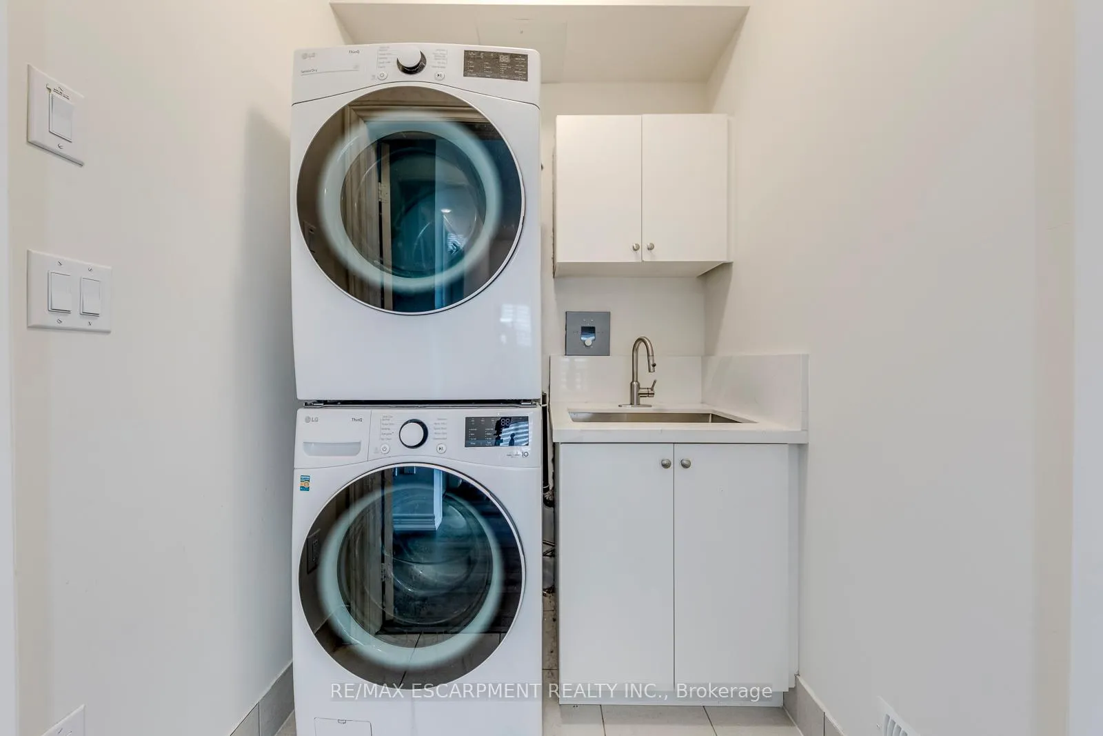 Photo 25 of 407 Skinner Road, Hamilton, Waterdown — HOMEH