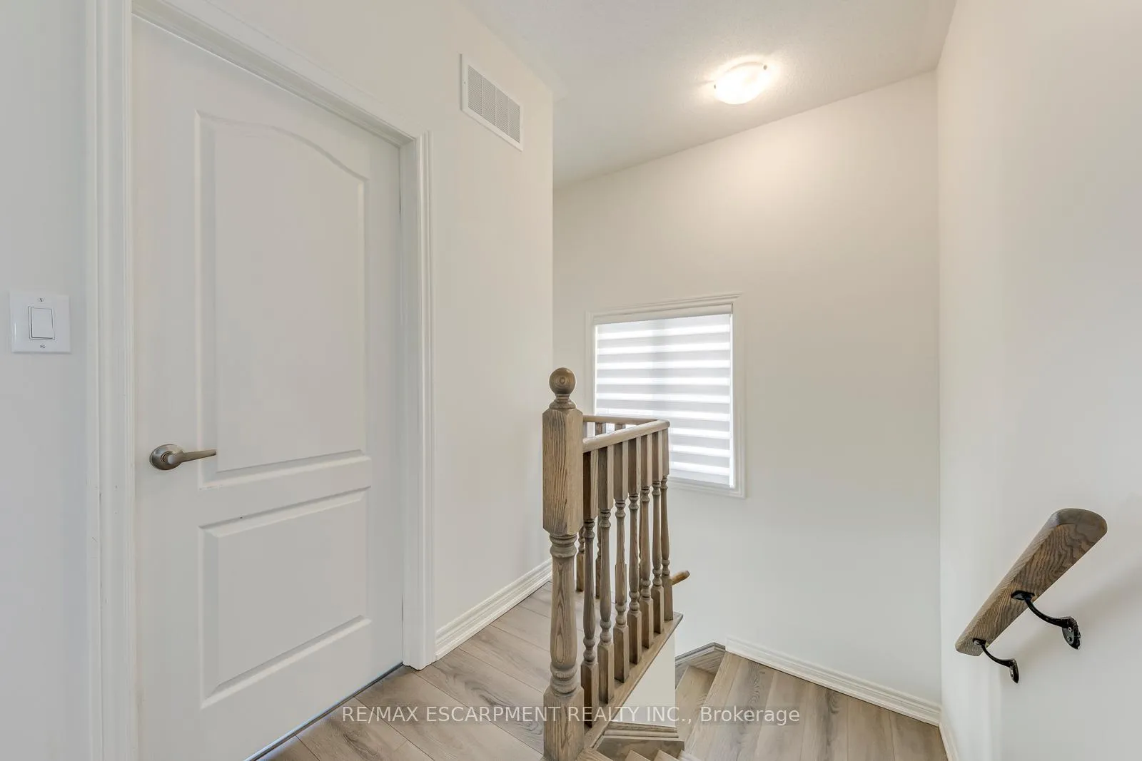 Photo 26 of 407 Skinner Road, Hamilton, Waterdown — HOMEH