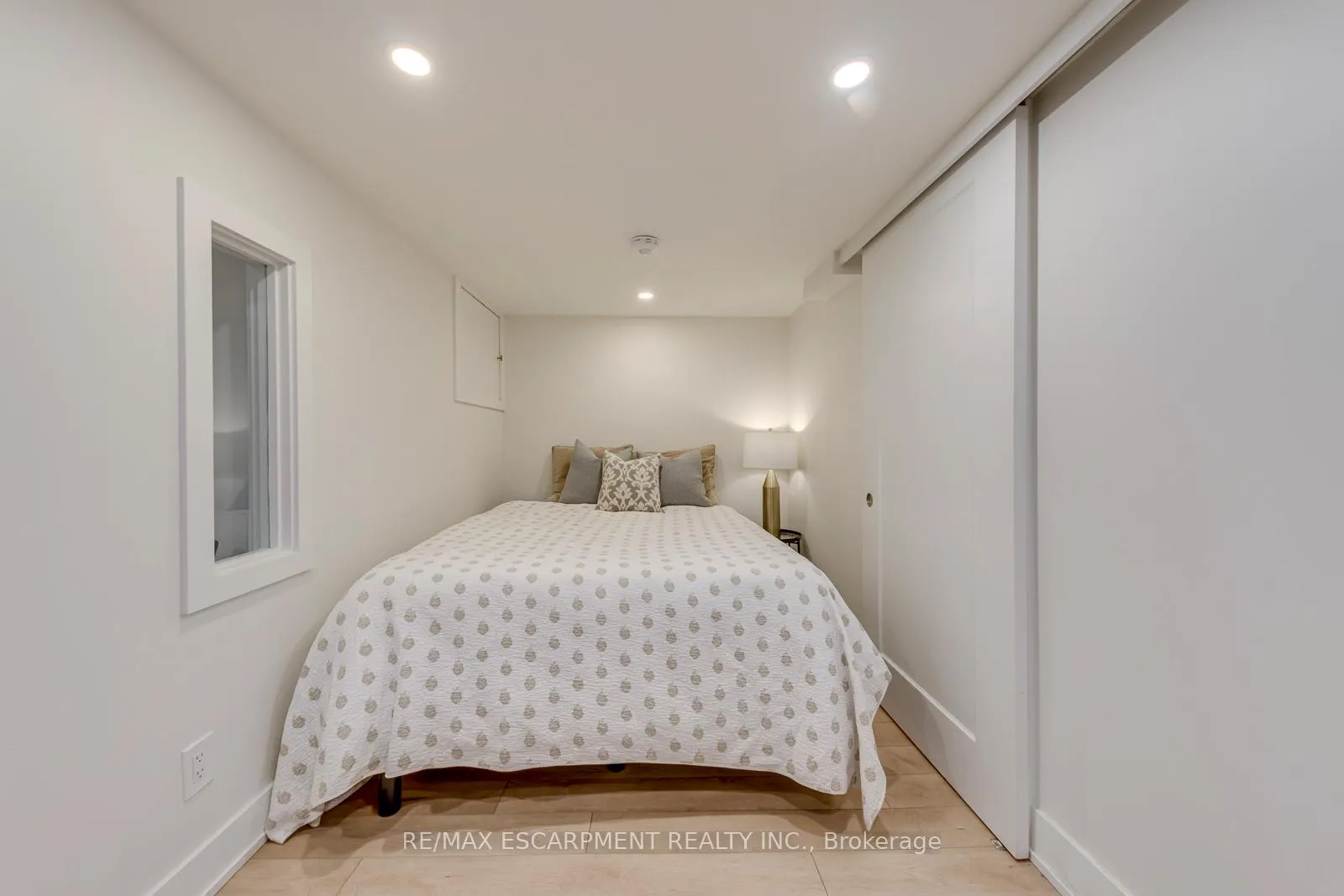 Photo 29 of 407 Skinner Road, Hamilton, Waterdown — HOMEH