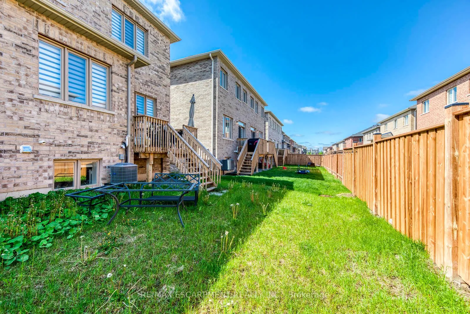 Photo 37 of 407 Skinner Road, Hamilton, Waterdown — HOMEH
