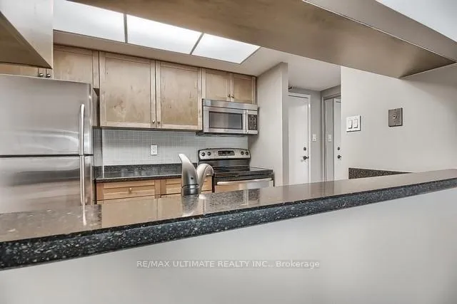 Photo 4 of Unit 1606, 77 Harbour Square, Toronto, Waterfront Communities — HOMEH