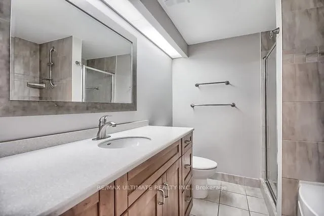 Photo 9 of Unit 1606, 77 Harbour Square, Toronto, Waterfront Communities — HOMEH