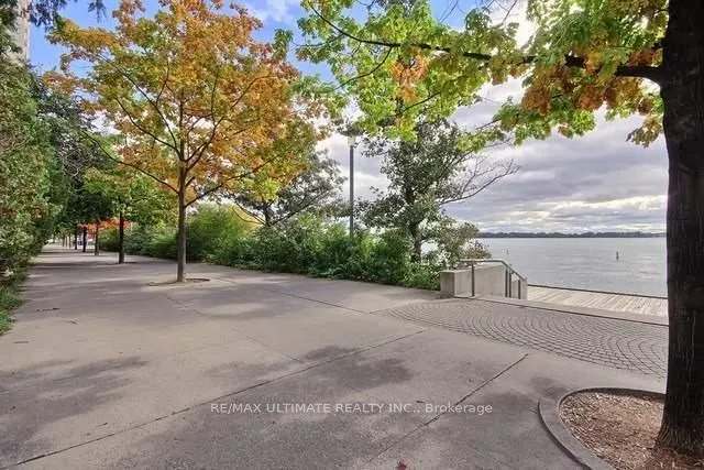 Photo 15 of Unit 1606, 77 Harbour Square, Toronto, Waterfront Communities — HOMEH