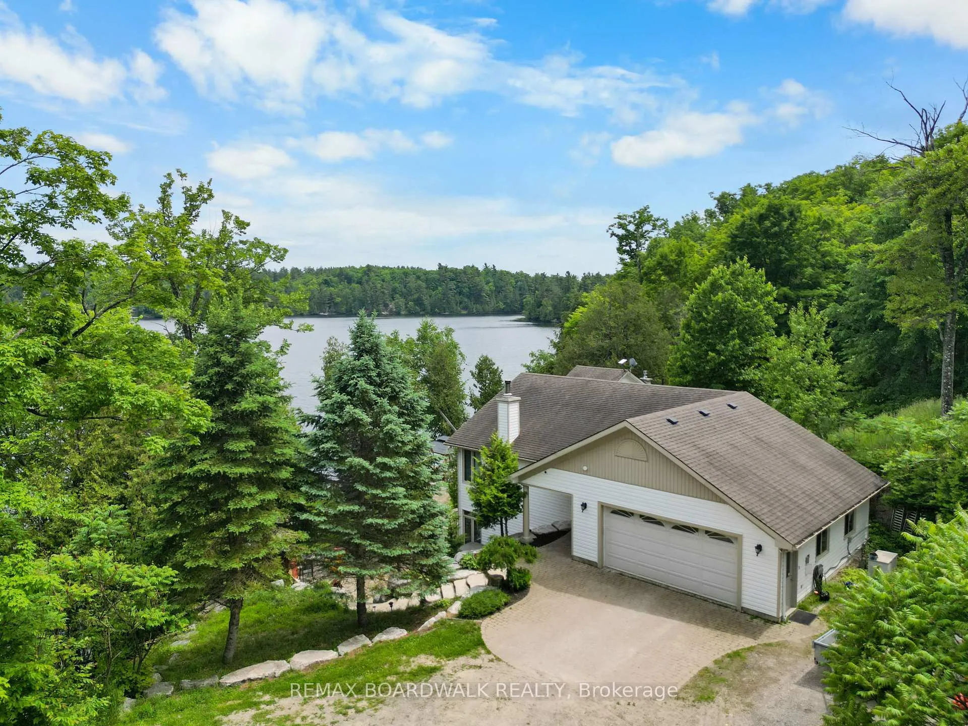 Photo 2 of 101 Arthur Road, Tay Valley, Bathurst/Burgess & Sherbrooke (Bathurst) Twp — HOMEH
