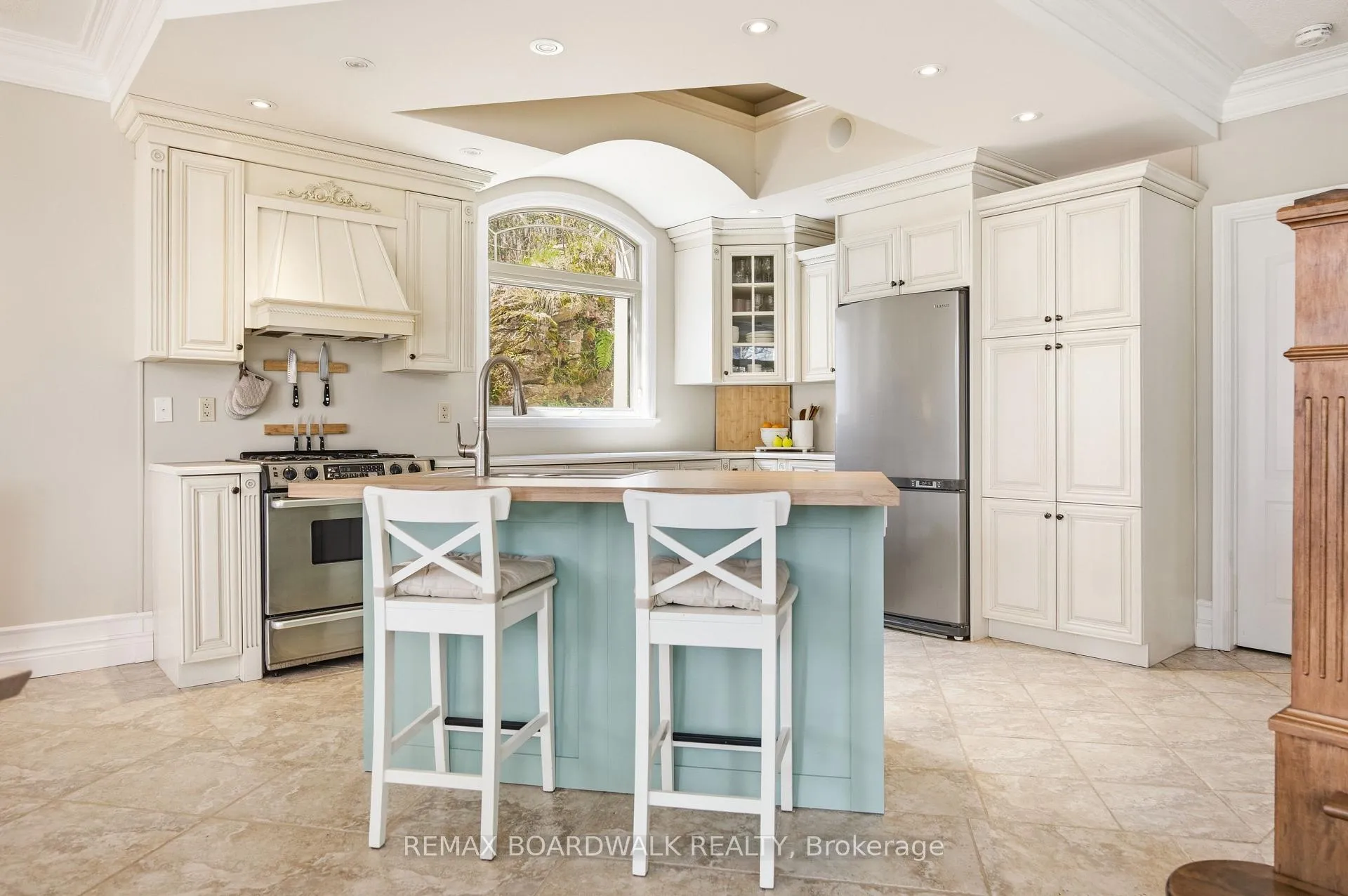 Photo 16 of 101 Arthur Road, Tay Valley, Bathurst/Burgess & Sherbrooke (Bathurst) Twp — HOMEH