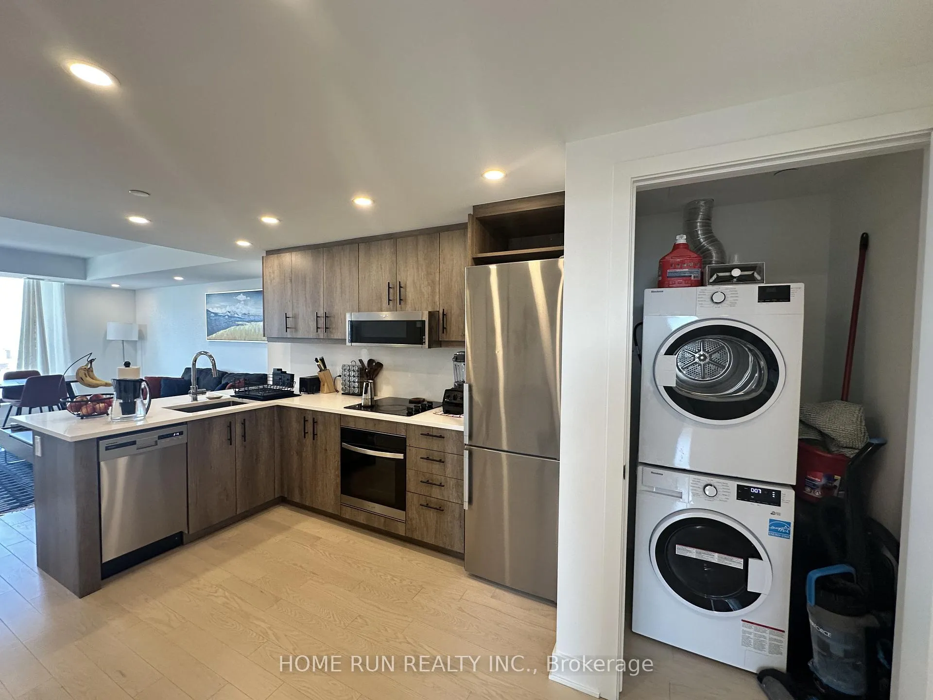 Photo 9 of Unit 1701, 340 Queen Street, Ottawa, Ottawa Centre — HOMEH