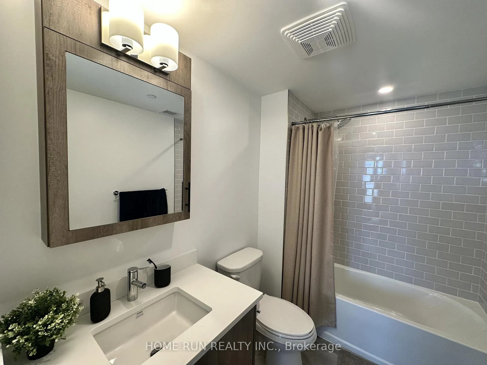 Photo 19 of Unit 1701, 340 Queen Street, Ottawa, Ottawa Centre — HOMEH