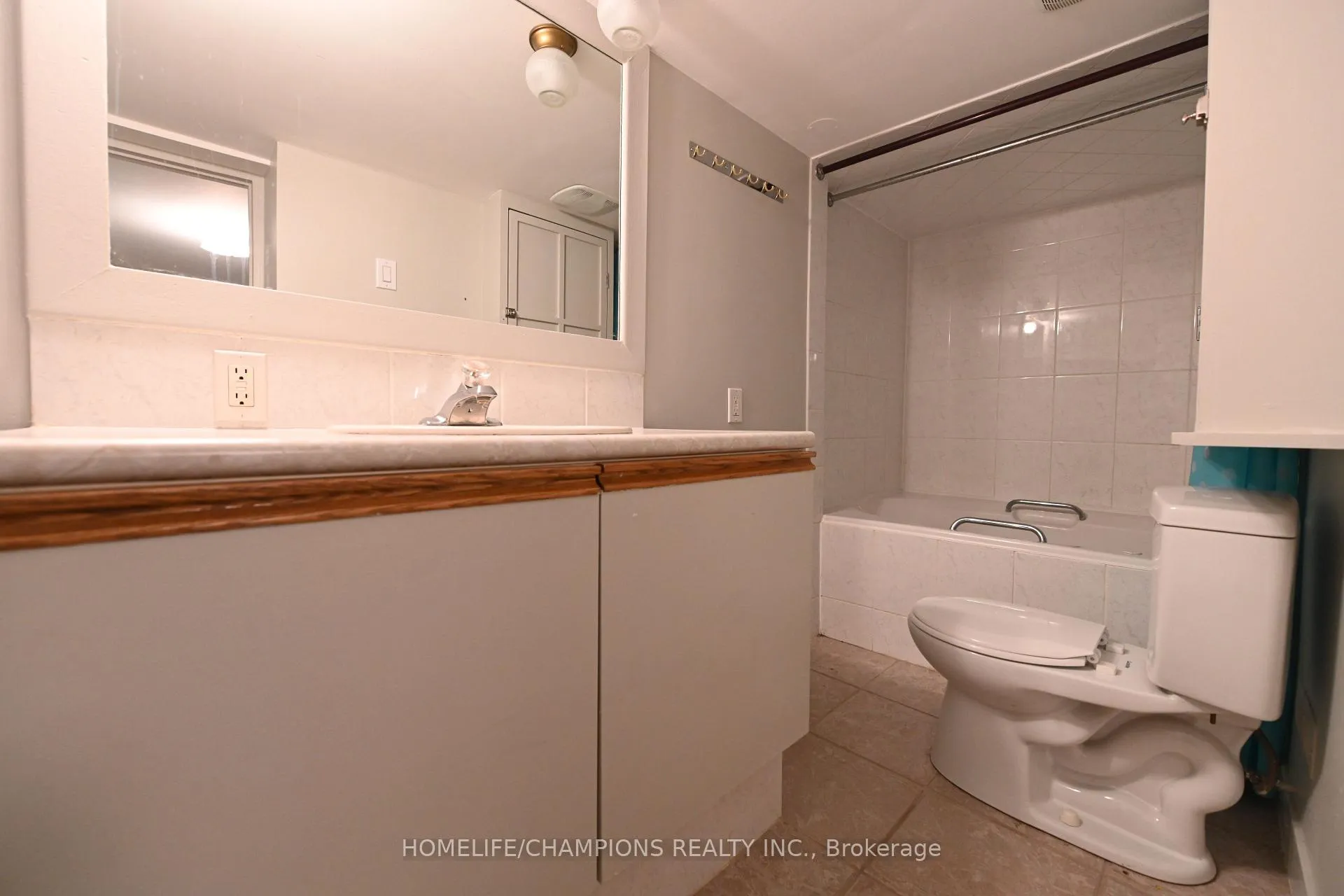 Photo 9 of 80 Keyworth Trail, Scarborough, Agincourt South-Malvern West — HOMEH