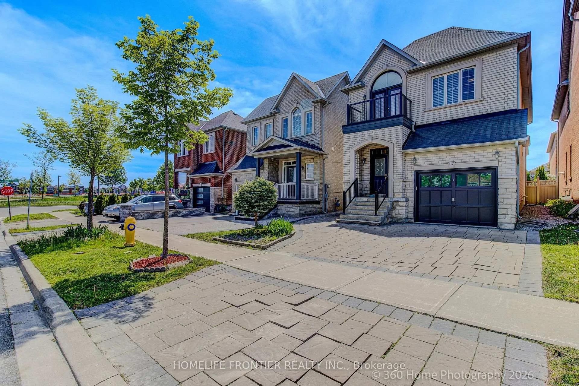 Photo 2 of 117 White Beach Crescent, Vaughan, Patterson — HOMEH