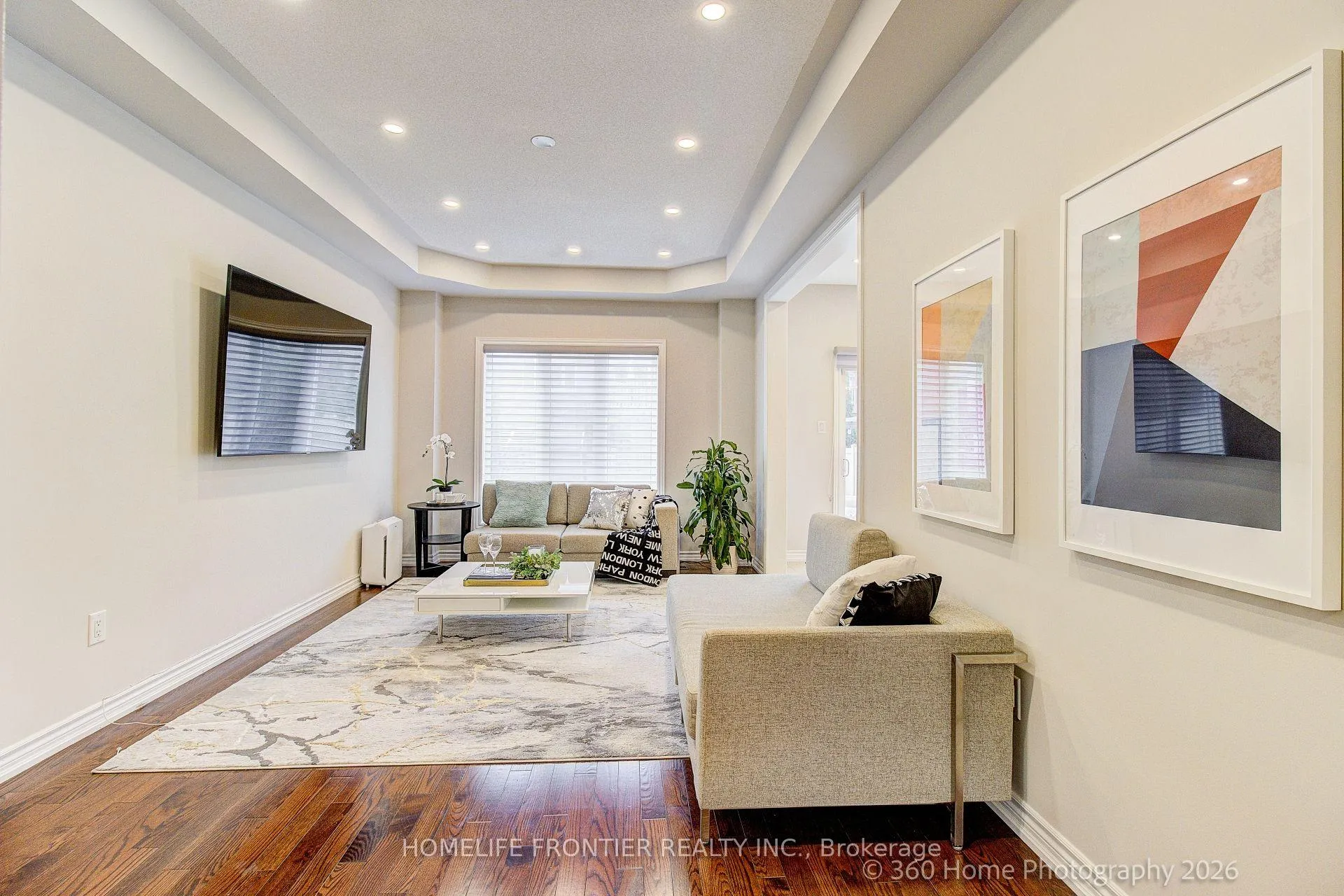 Photo 3 of 117 White Beach Crescent, Vaughan, Patterson — HOMEH