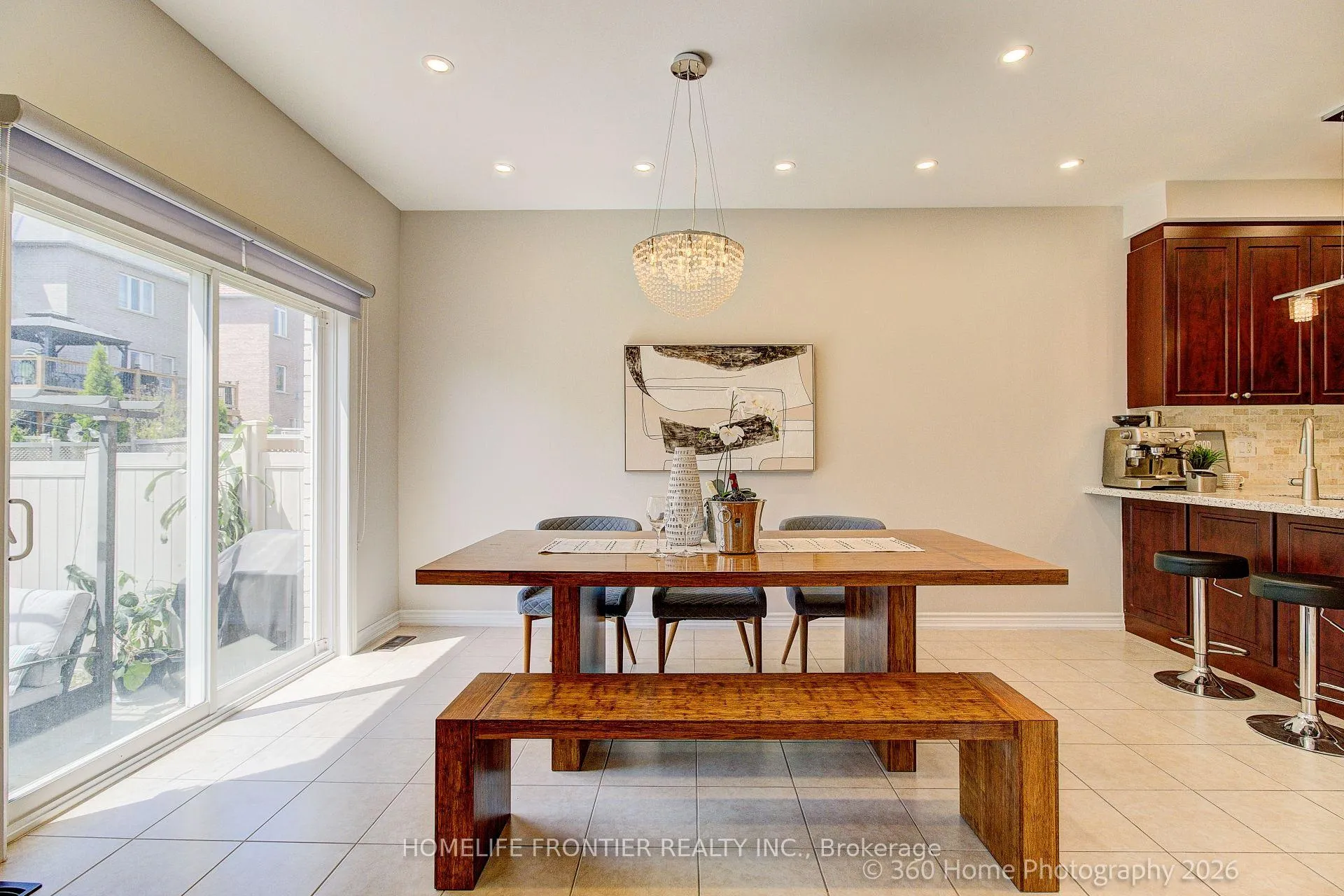 Photo 7 of 117 White Beach Crescent, Vaughan, Patterson — HOMEH