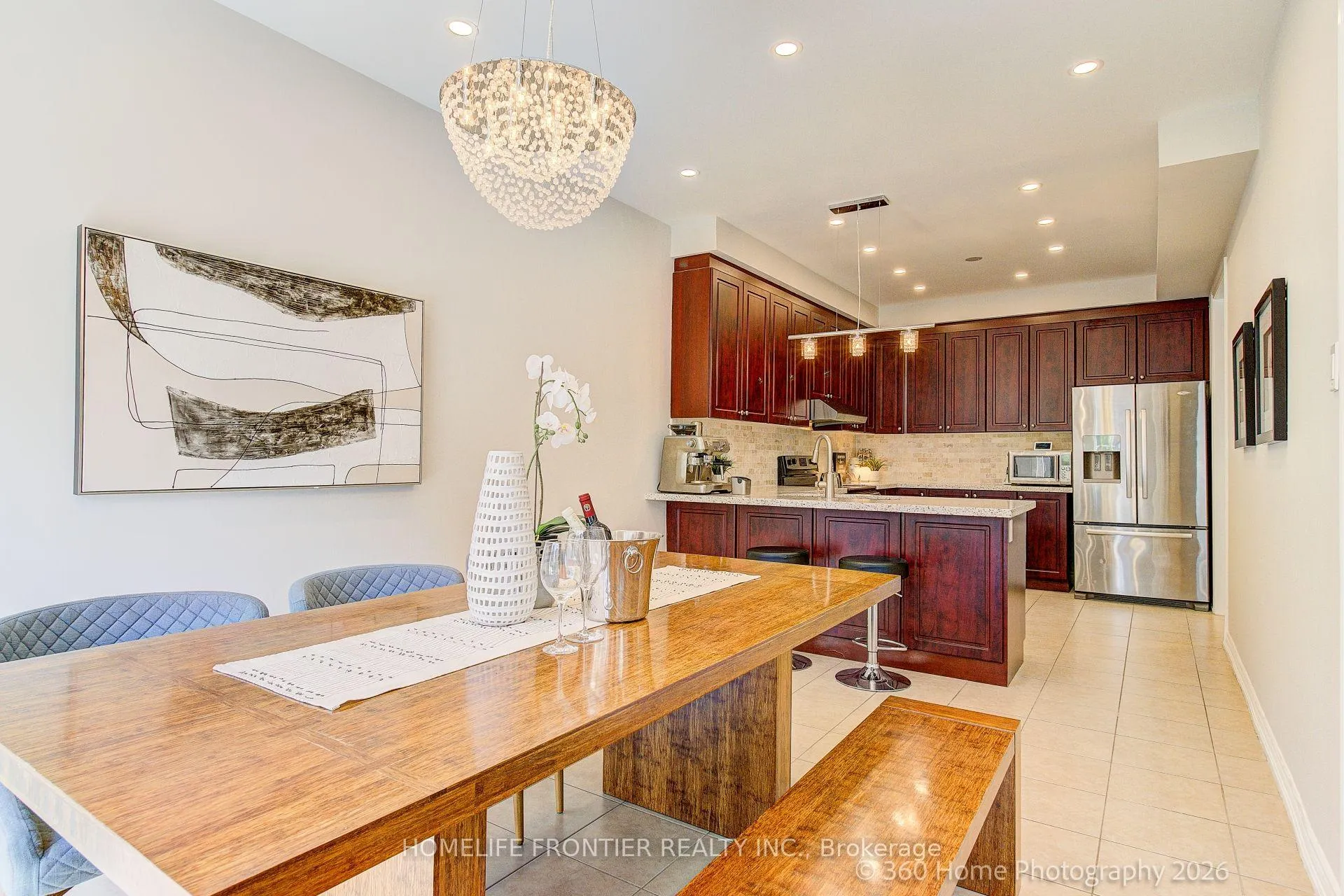 Photo 9 of 117 White Beach Crescent, Vaughan, Patterson — HOMEH