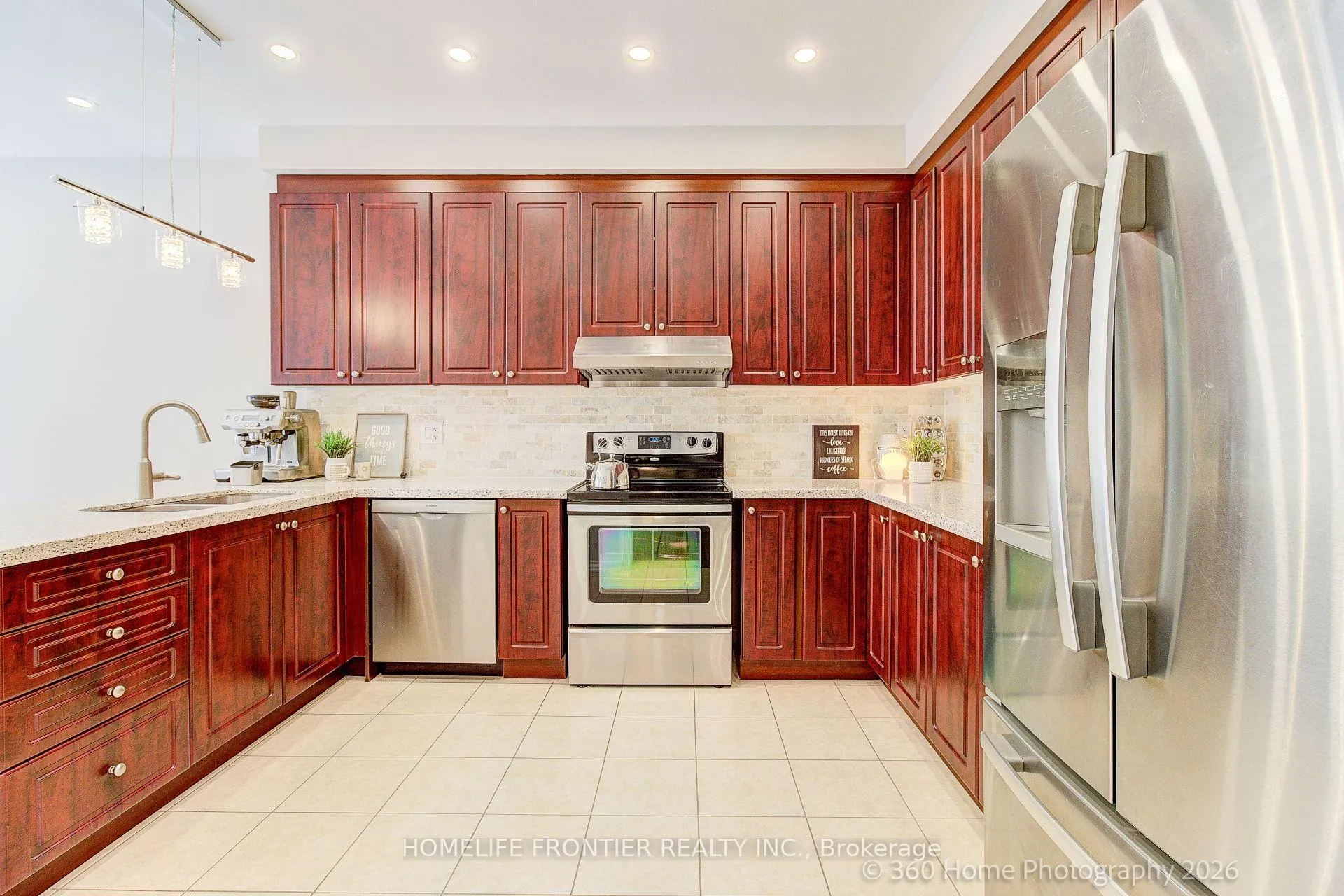 Photo 13 of 117 White Beach Crescent, Vaughan, Patterson — HOMEH