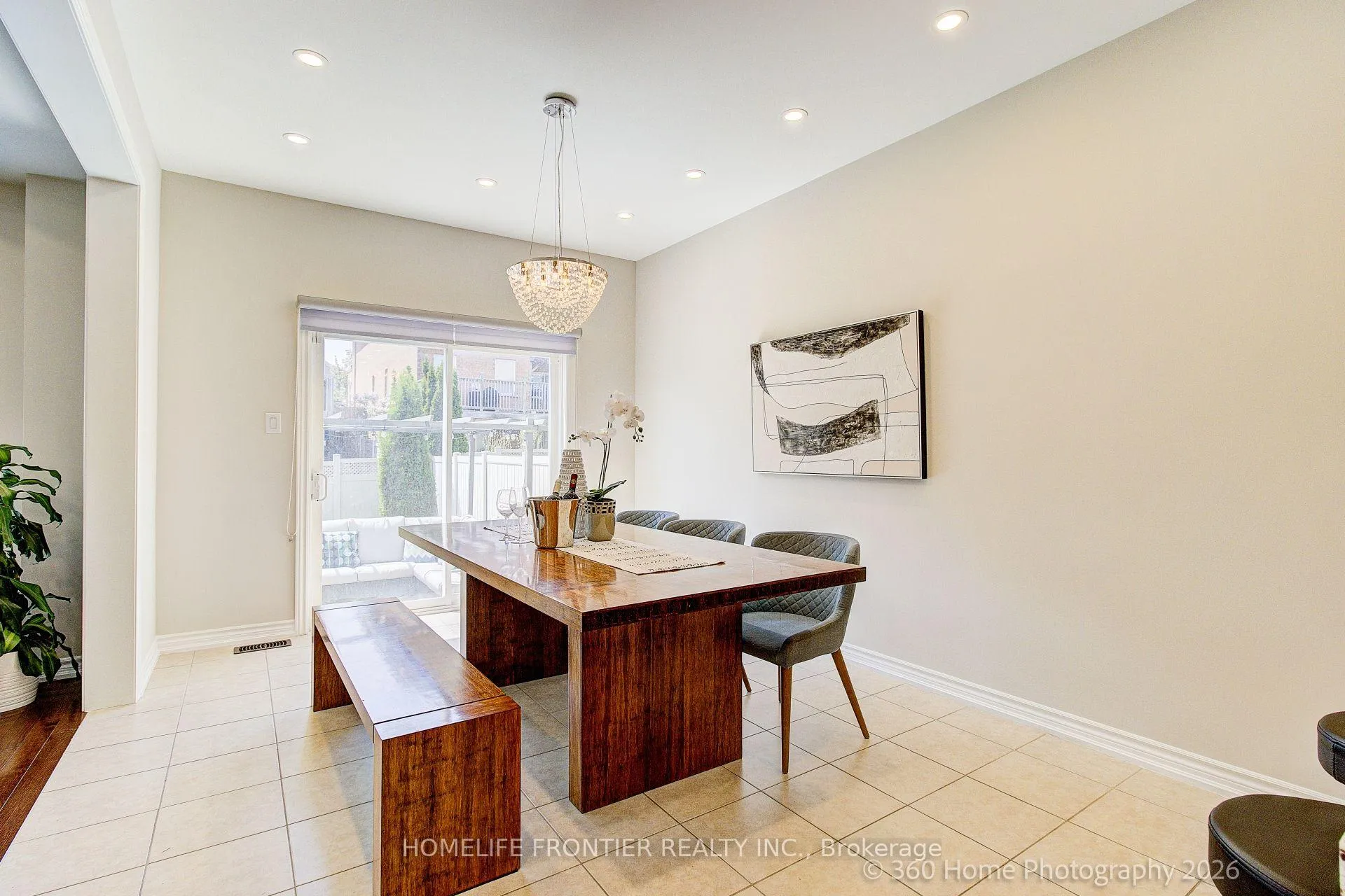 Photo 14 of 117 White Beach Crescent, Vaughan, Patterson — HOMEH