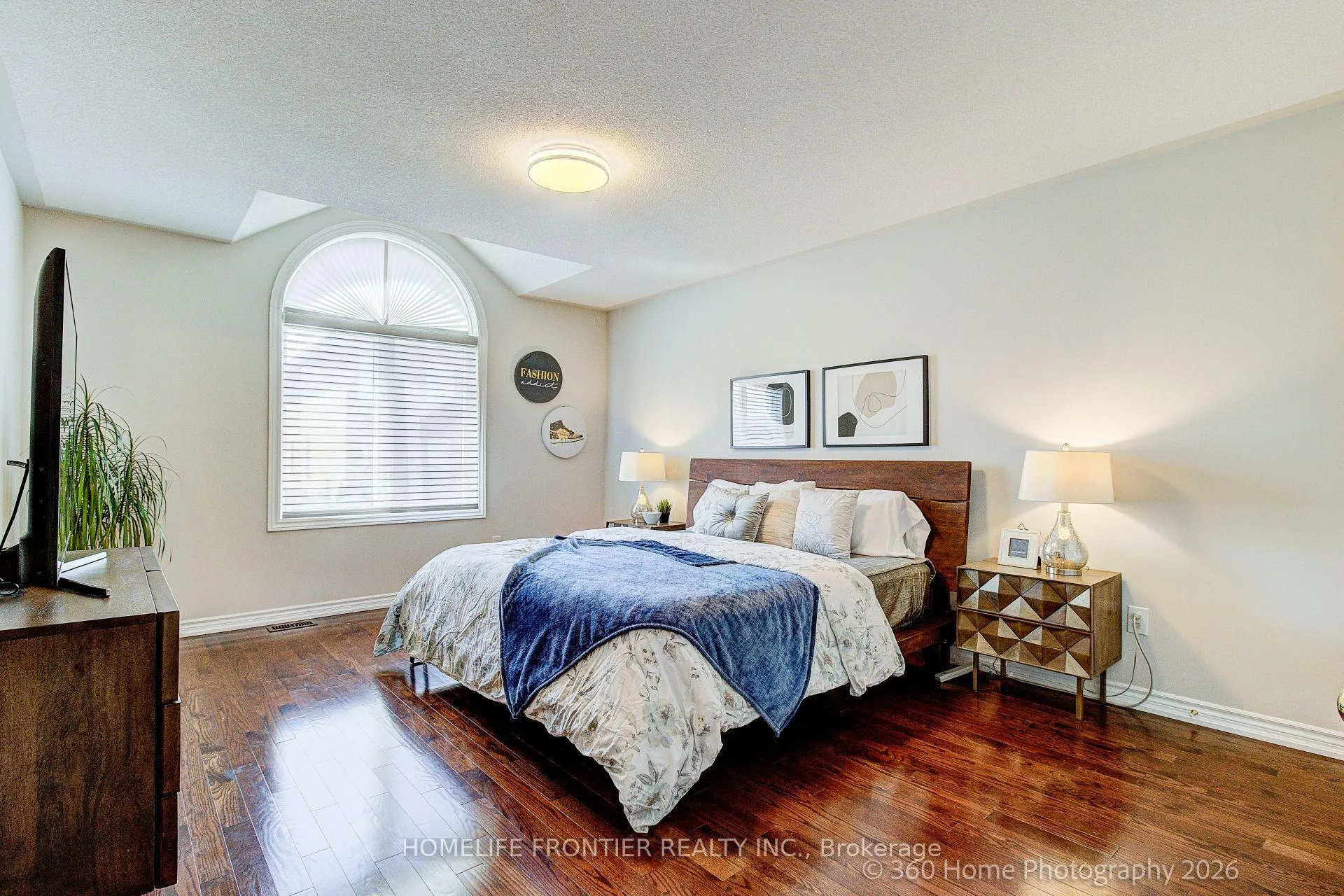 Photo 19 of 117 White Beach Crescent, Vaughan, Patterson — HOMEH