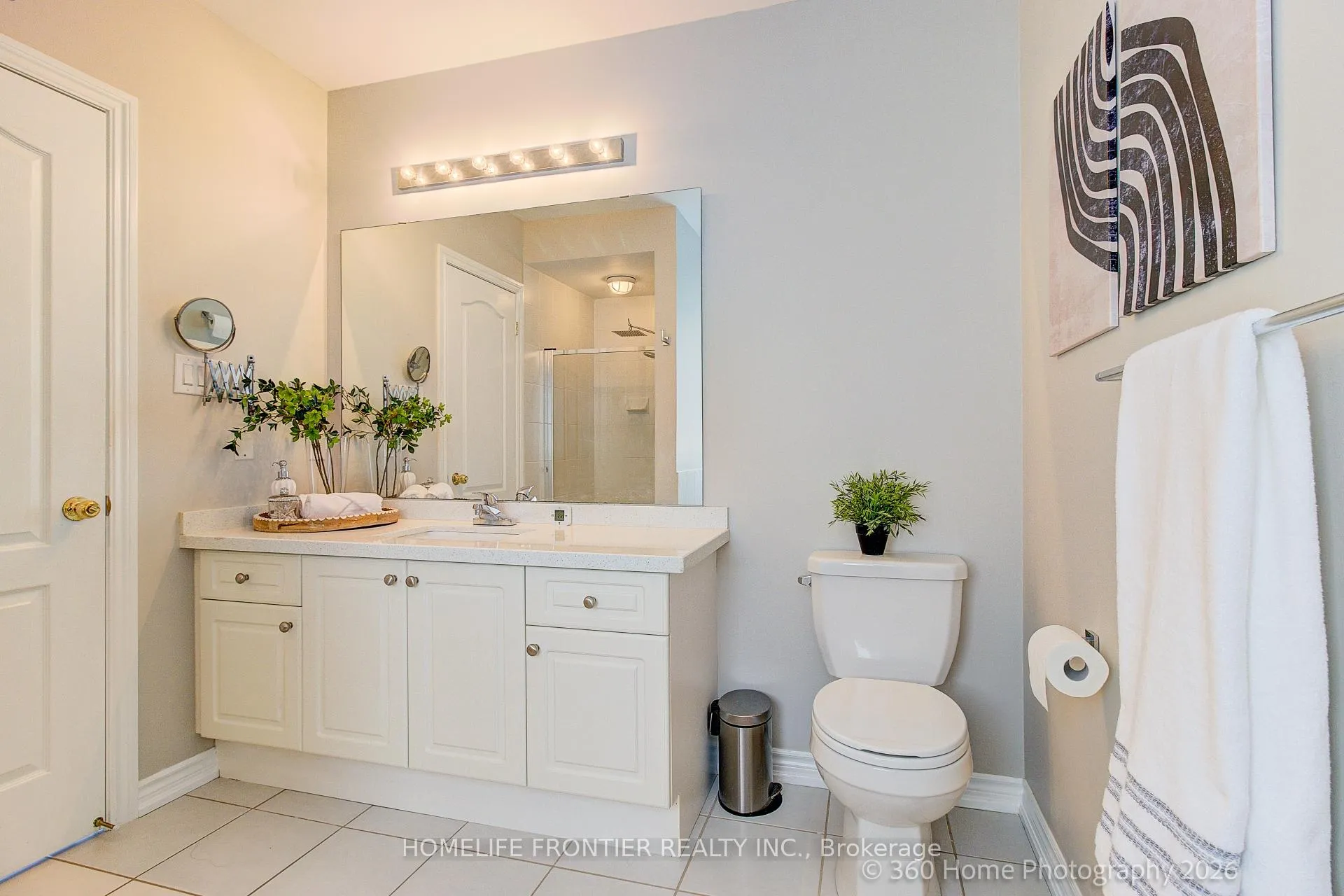 Photo 22 of 117 White Beach Crescent, Vaughan, Patterson — HOMEH