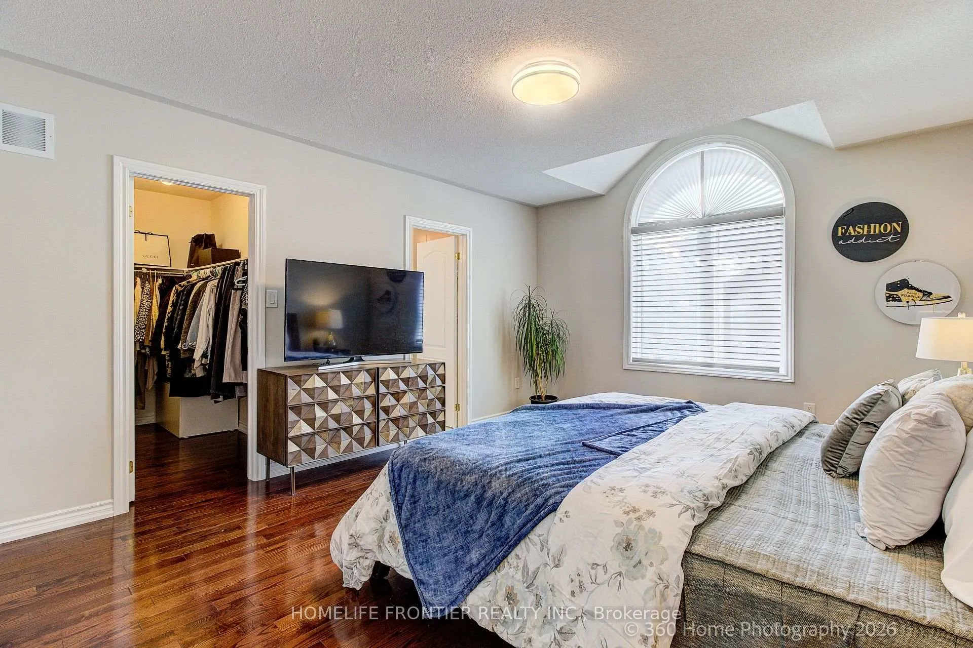 Photo 25 of 117 White Beach Crescent, Vaughan, Patterson — HOMEH