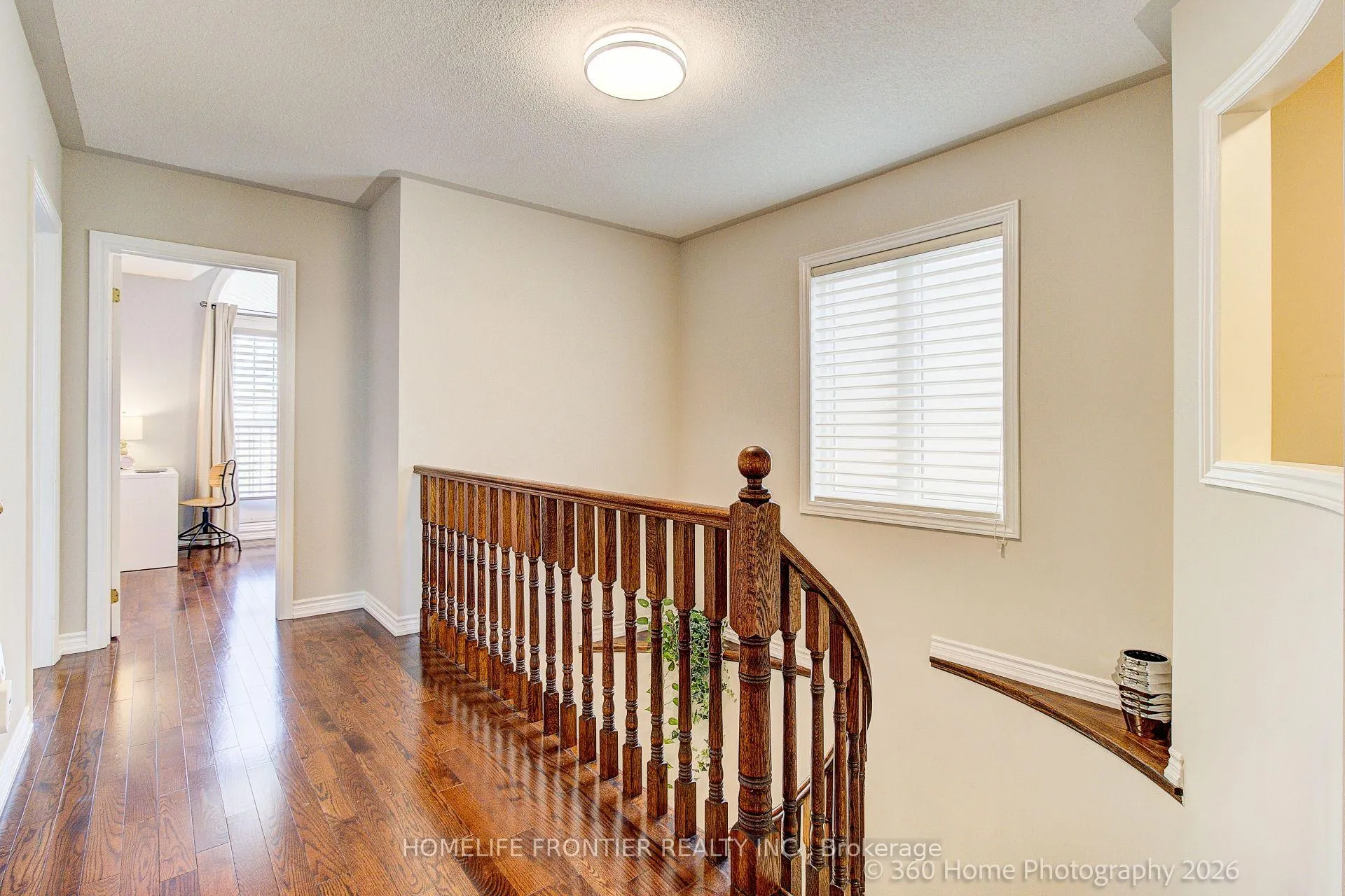 Photo 26 of 117 White Beach Crescent, Vaughan, Patterson — HOMEH
