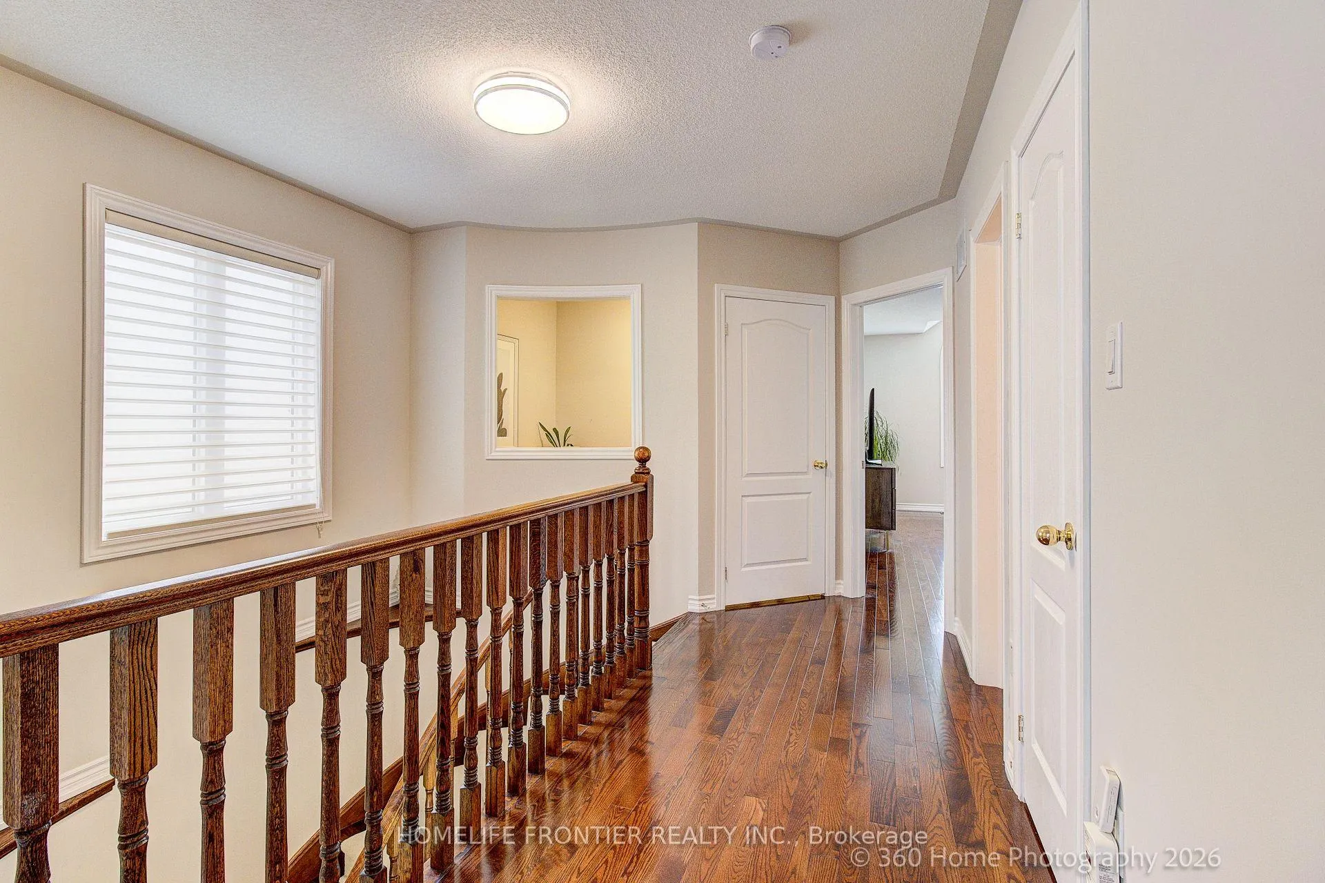 Photo 35 of 117 White Beach Crescent, Vaughan, Patterson — HOMEH