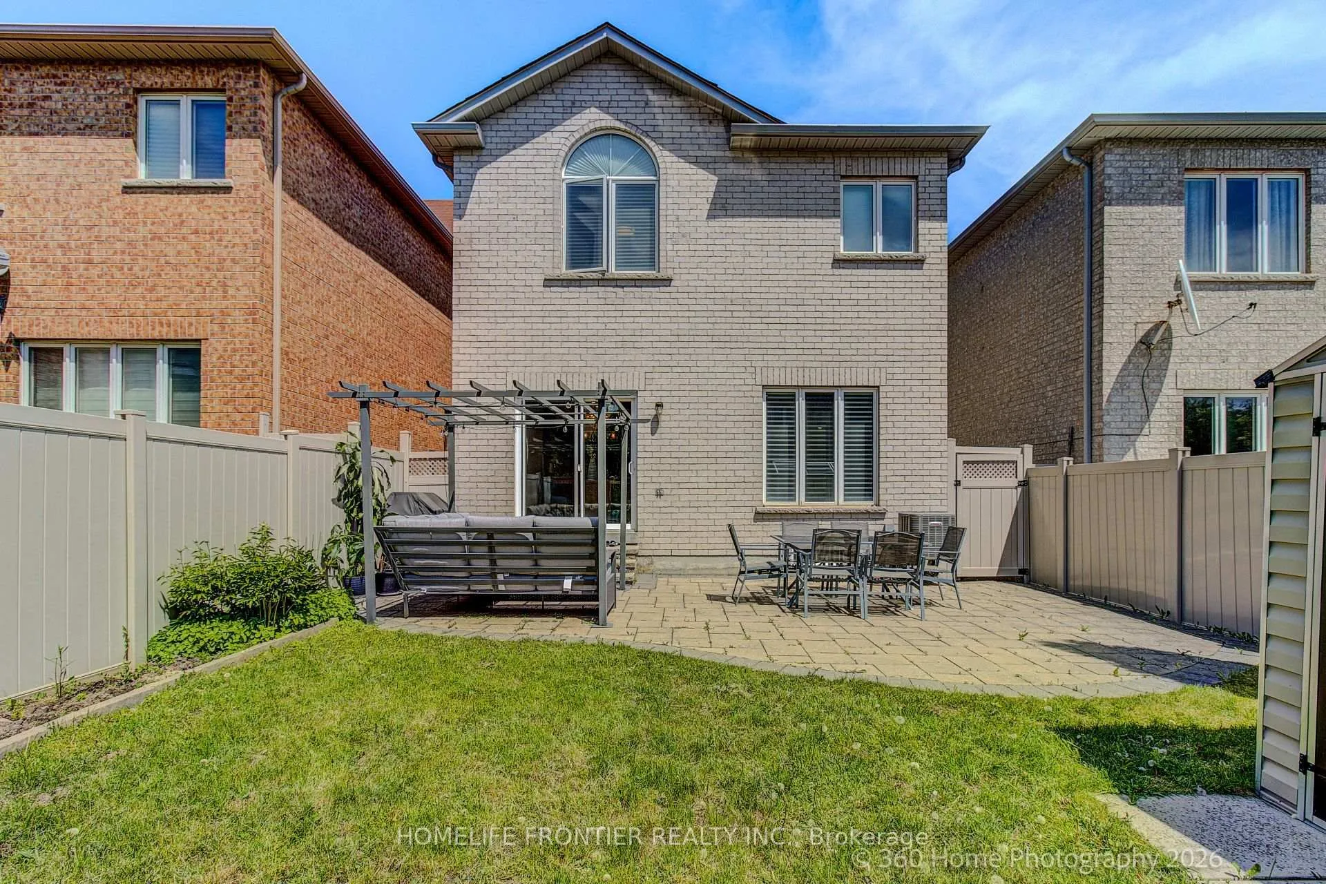 Photo 43 of 117 White Beach Crescent, Vaughan, Patterson — HOMEH