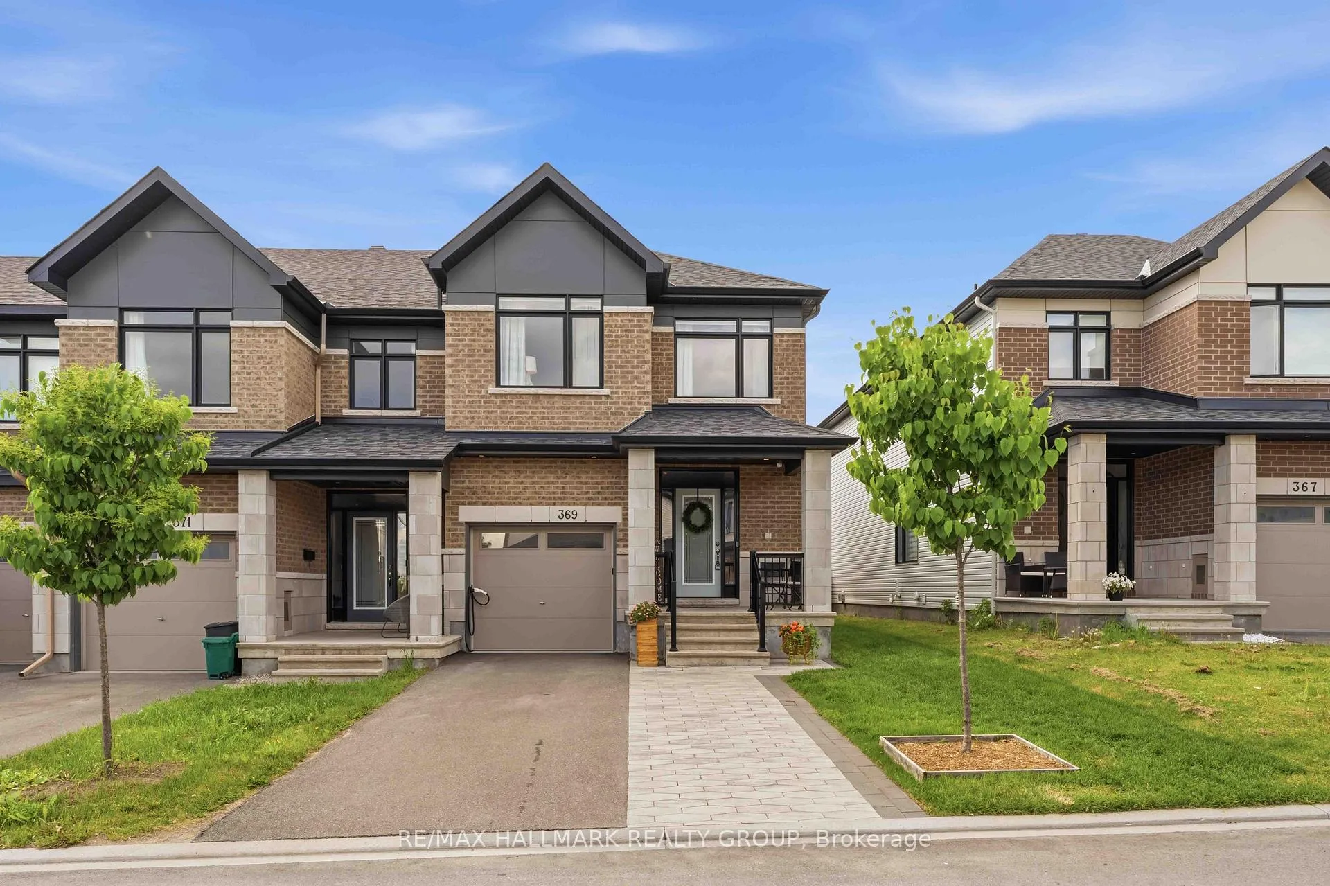 Front of 369 Broadridge Crescent