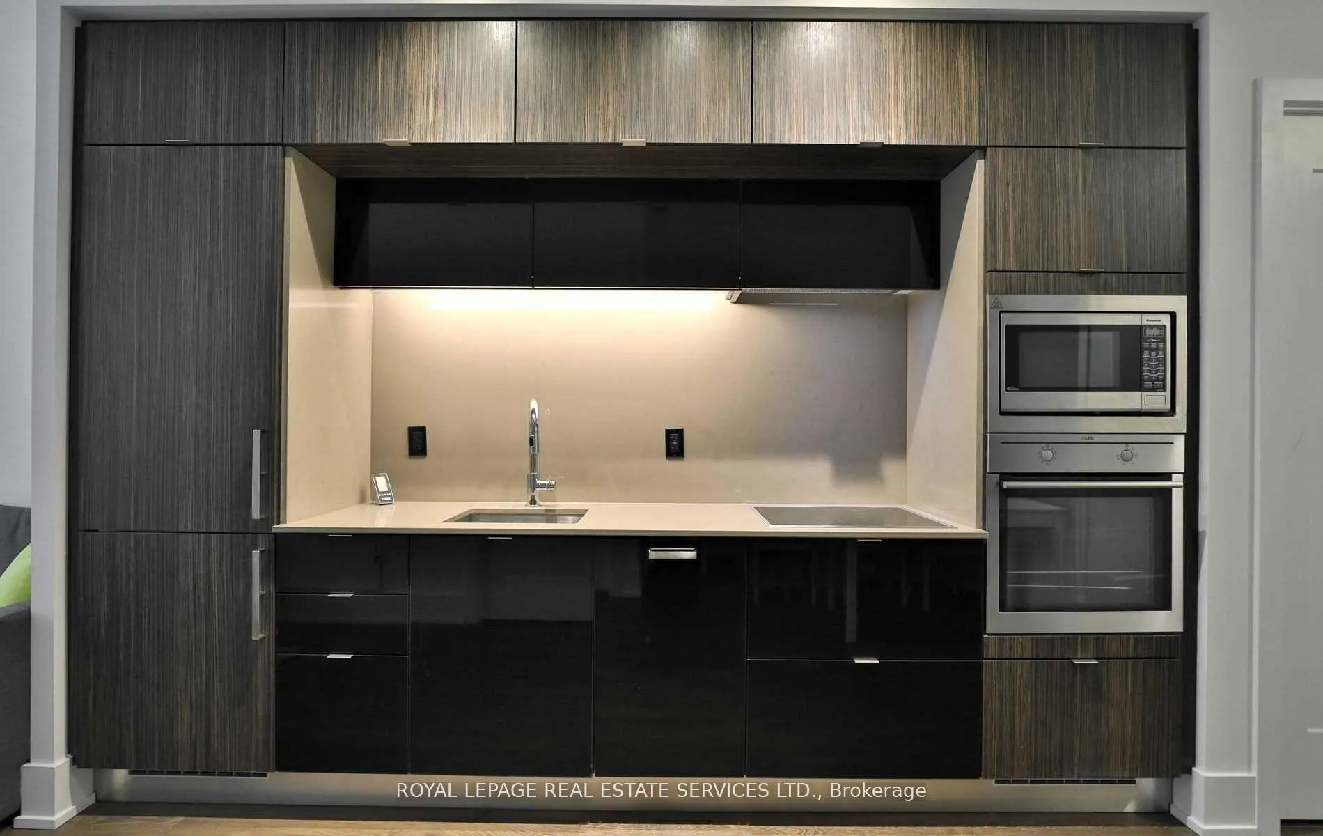 Photo 3 of Unit 5001, 10 York Street, Toronto, Waterfront Communities — HOMEH