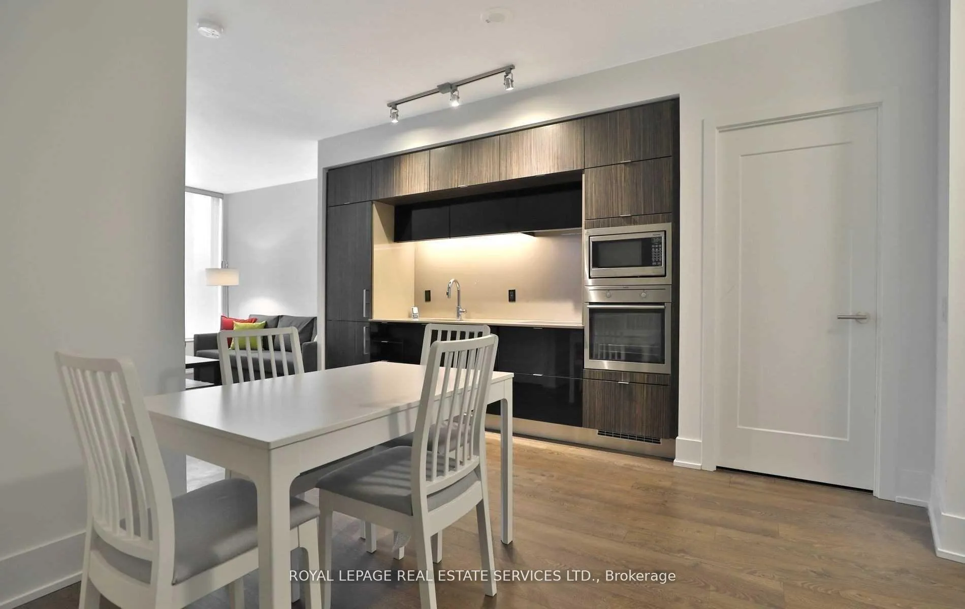 Photo 4 of Unit 5001, 10 York Street, Toronto, Waterfront Communities — HOMEH
