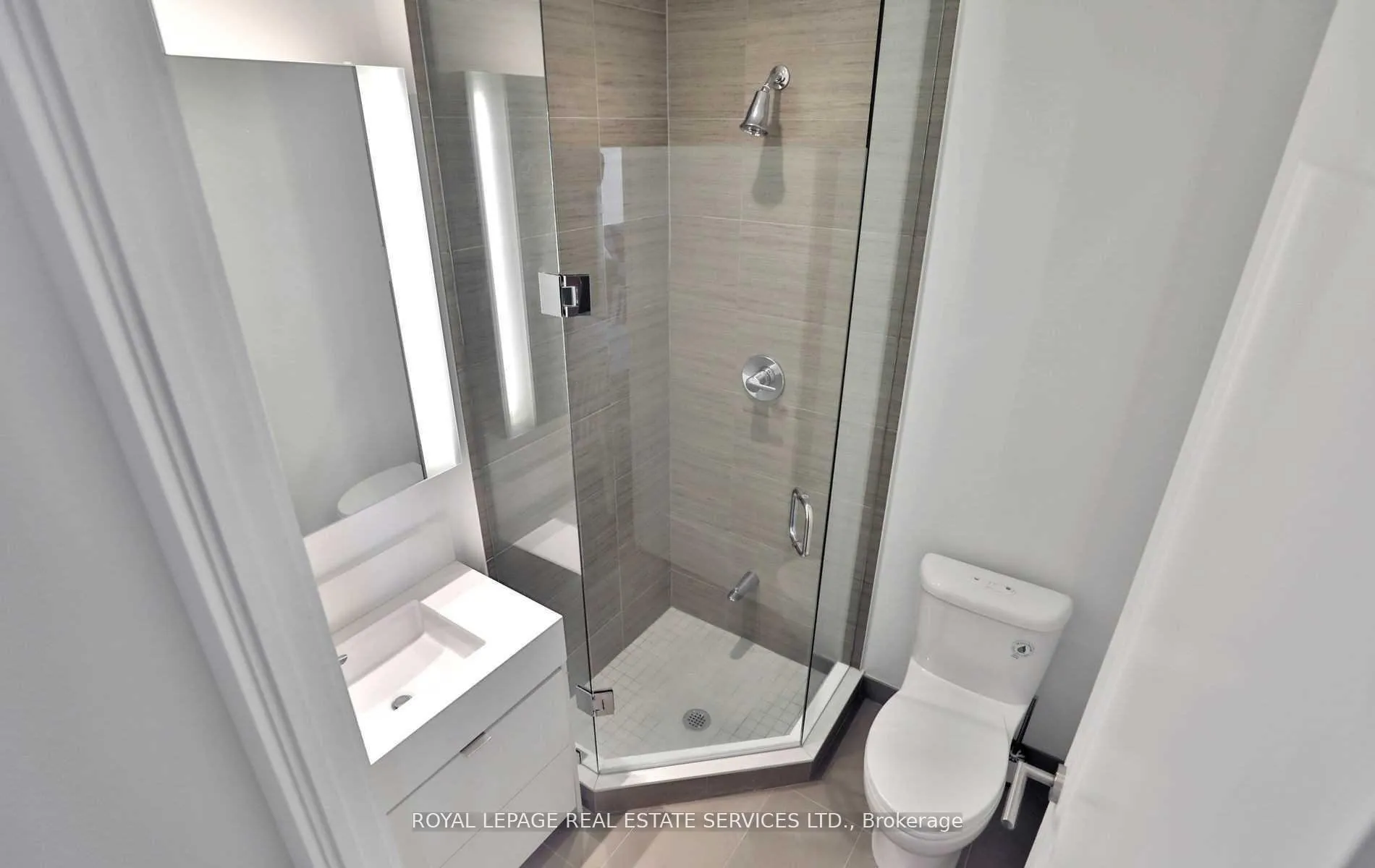 Photo 13 of Unit 5001, 10 York Street, Toronto, Waterfront Communities — HOMEH