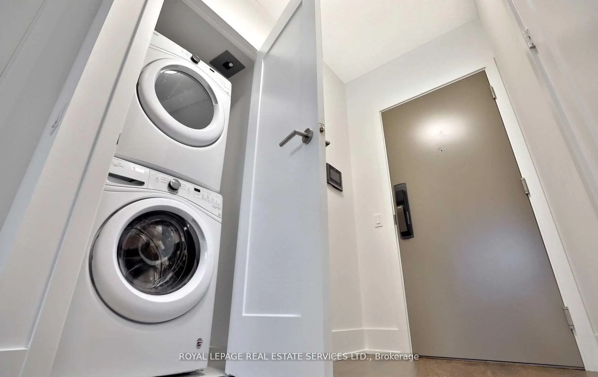 Photo 16 of Unit 5001, 10 York Street, Toronto, Waterfront Communities — HOMEH