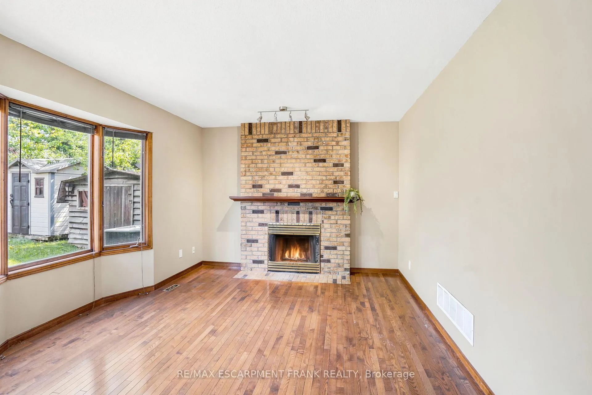 Photo 11 of 35 Amblecote Place, Hamilton, Randall — HOMEH