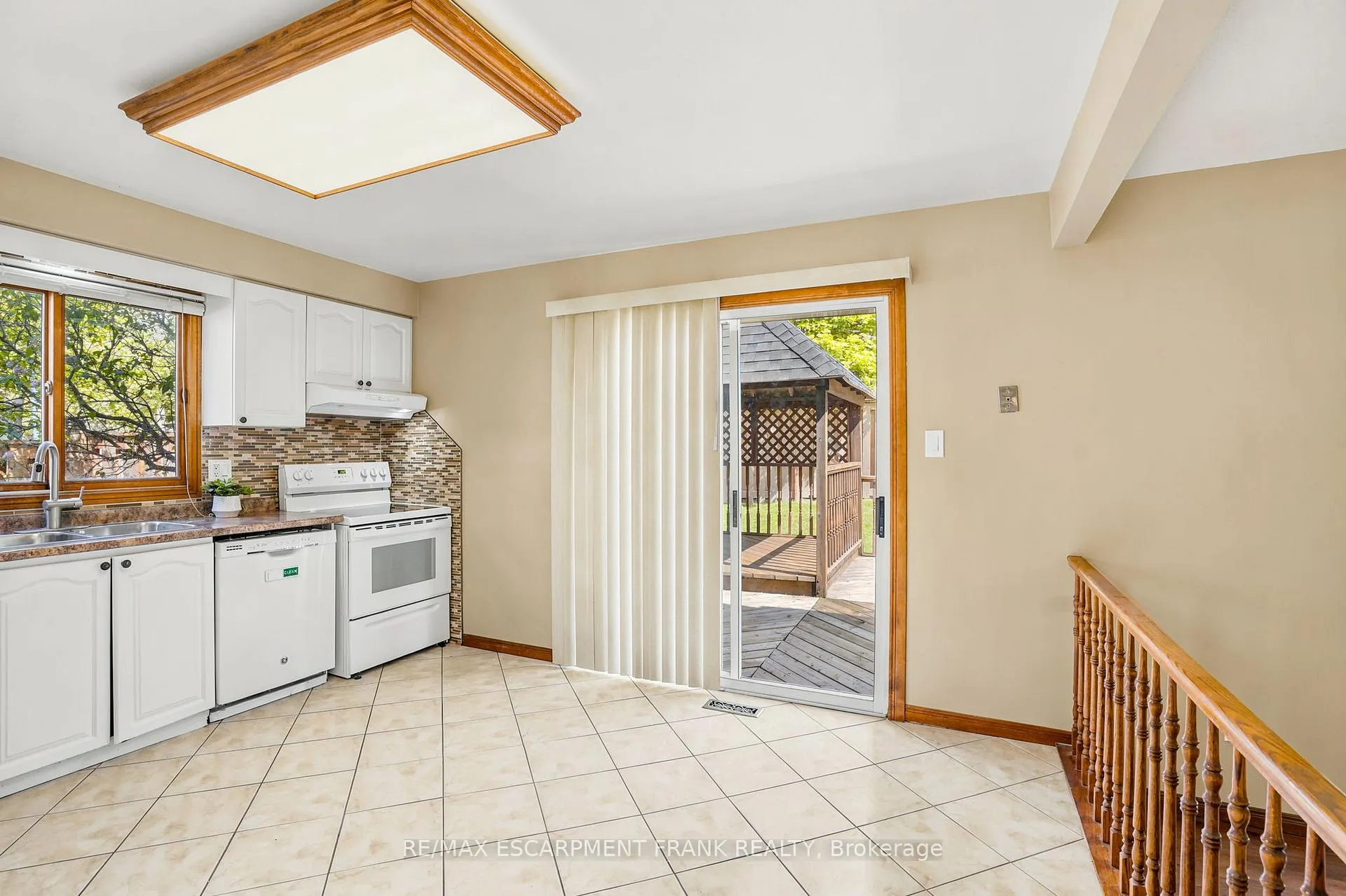 Photo 14 of 35 Amblecote Place, Hamilton, Randall — HOMEH