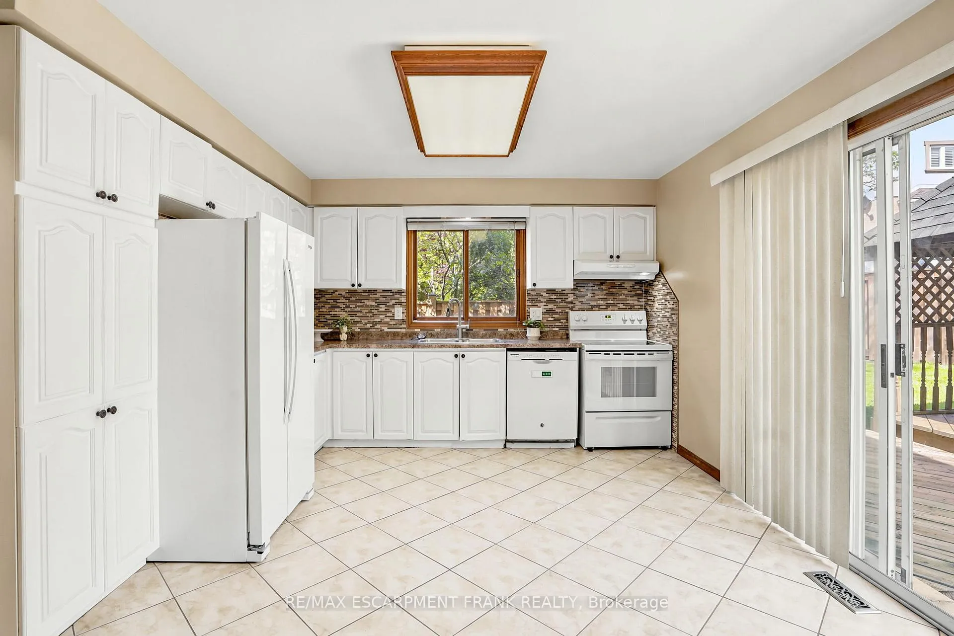 Photo 15 of 35 Amblecote Place, Hamilton, Randall — HOMEH