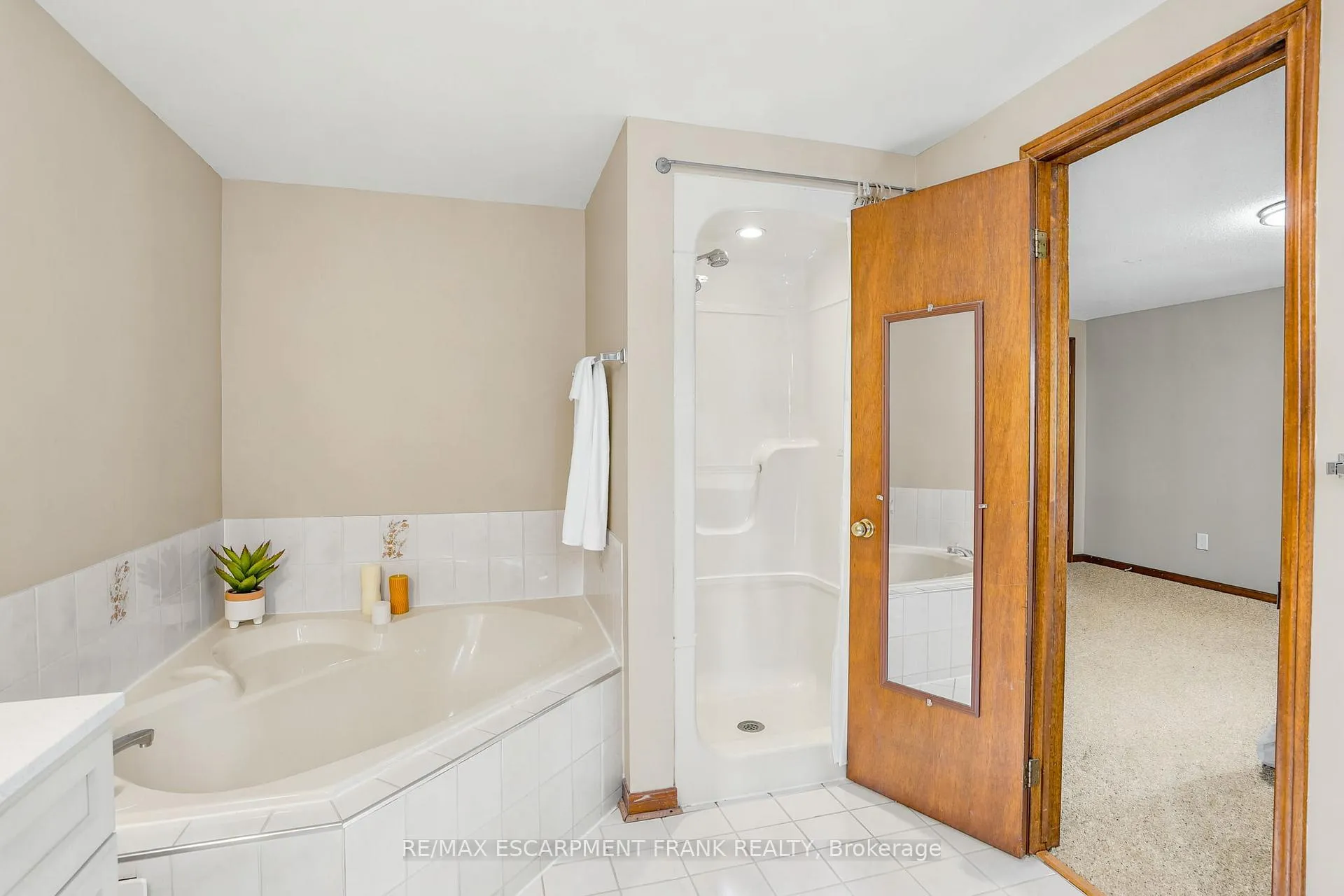 Photo 27 of 35 Amblecote Place, Hamilton, Randall — HOMEH