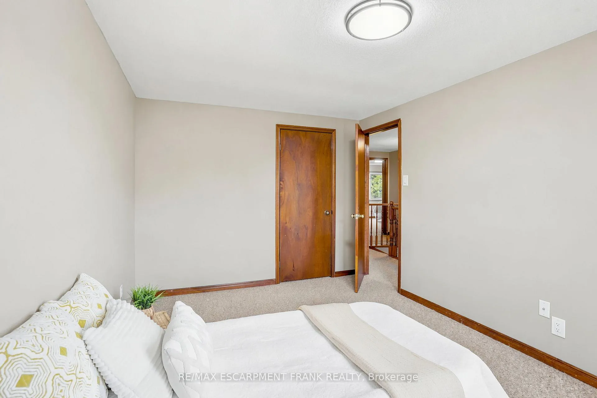 Photo 31 of 35 Amblecote Place, Hamilton, Randall — HOMEH