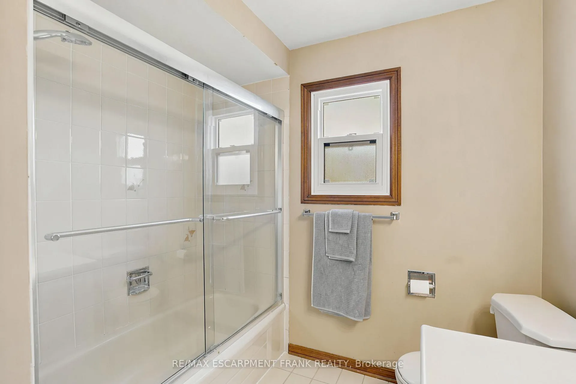 Photo 34 of 35 Amblecote Place, Hamilton, Randall — HOMEH