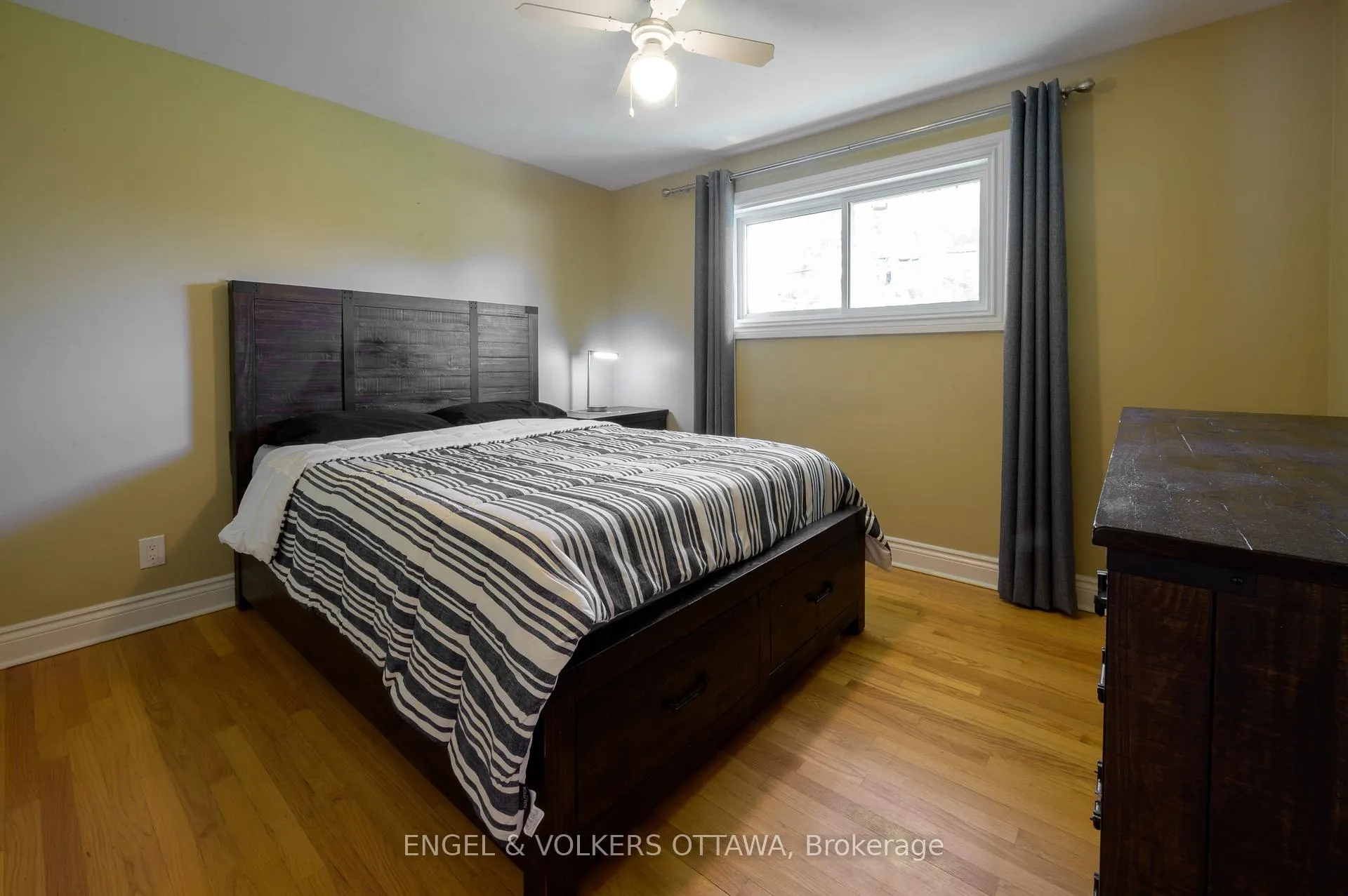 Photo 18 of 20 Majestic Drive, Ottawa, Manordale — HOMEH