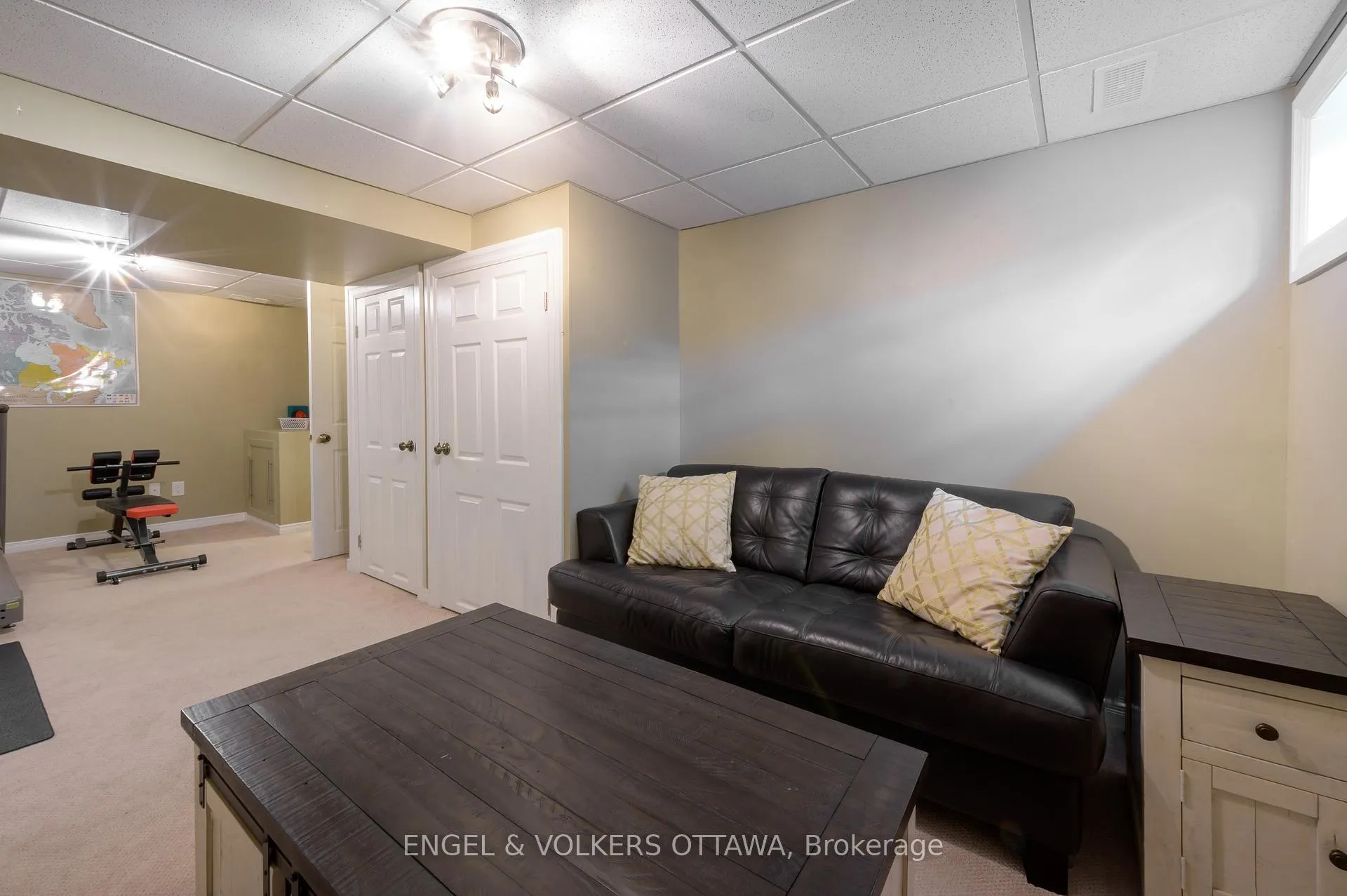 Photo 27 of 20 Majestic Drive, Ottawa, Manordale — HOMEH