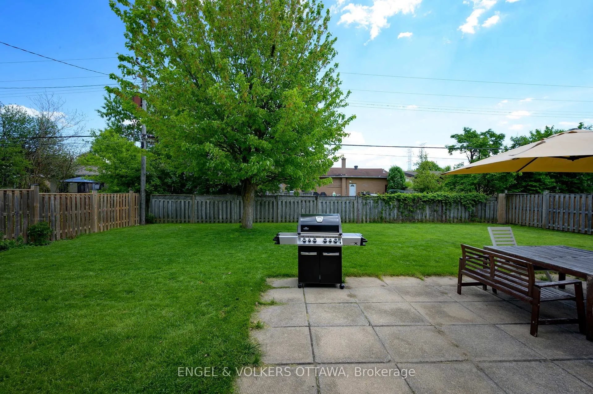 Photo 32 of 20 Majestic Drive, Ottawa, Manordale — HOMEH