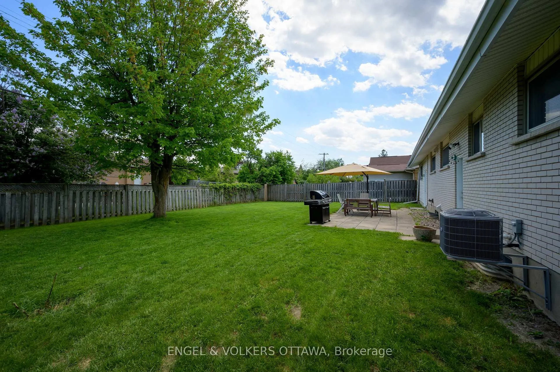 Photo 36 of 20 Majestic Drive, Ottawa, Manordale — HOMEH