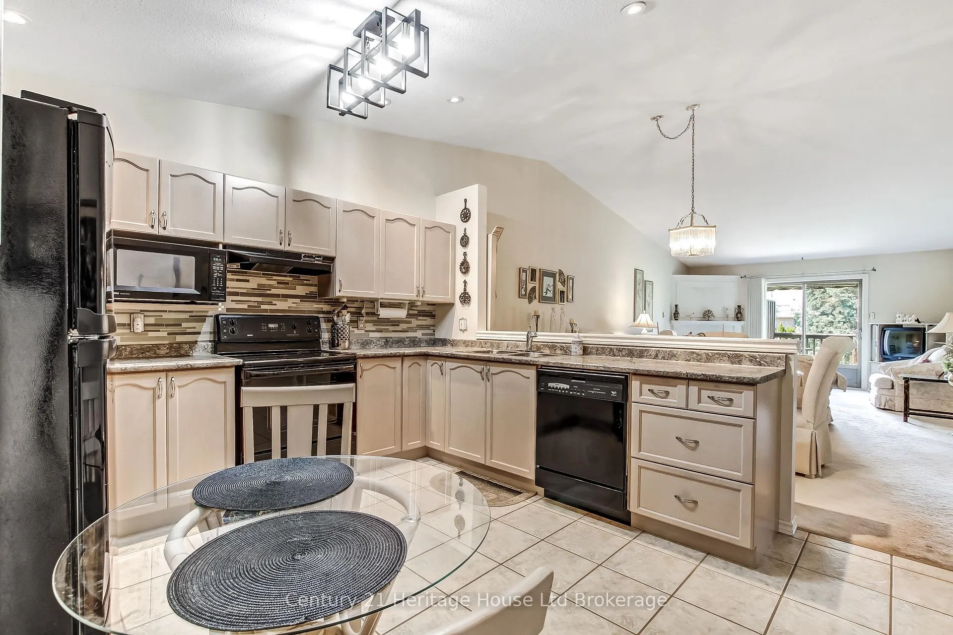 Photo 5 of Unit 54, 19 Hanlon Place, Brant, Paris — HOMEH