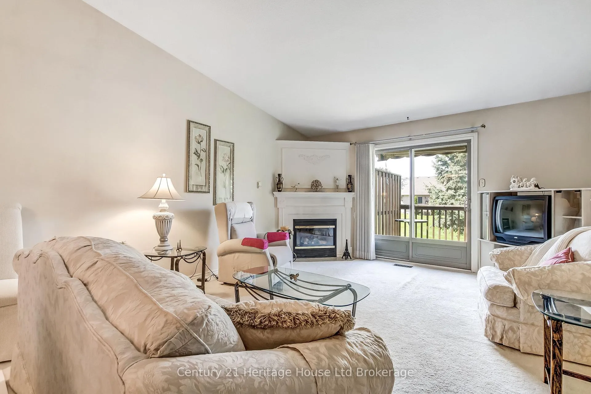 Photo 10 of Unit 54, 19 Hanlon Place, Brant, Paris — HOMEH