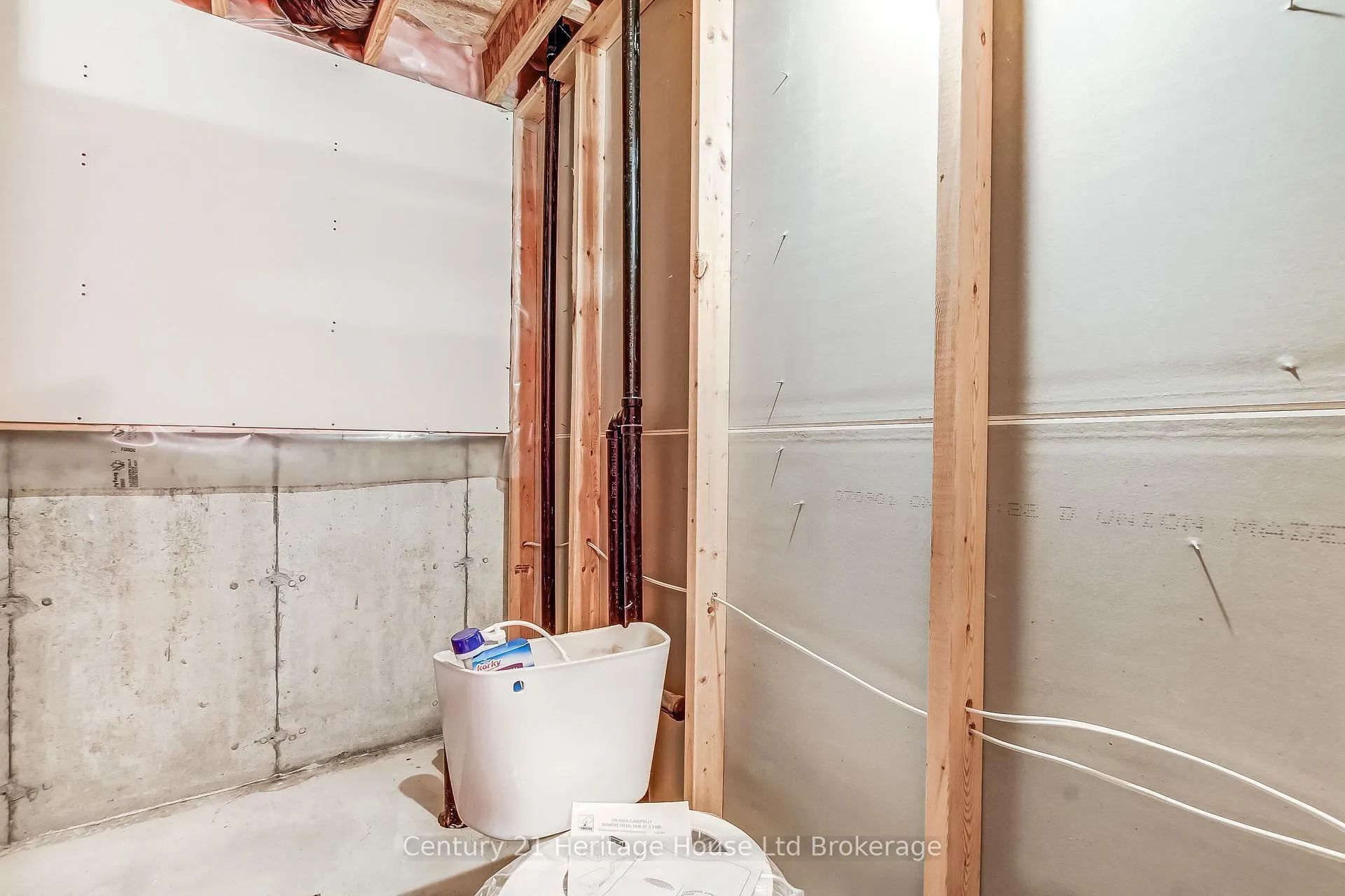 Photo 25 of Unit 54, 19 Hanlon Place, Brant, Paris — HOMEH