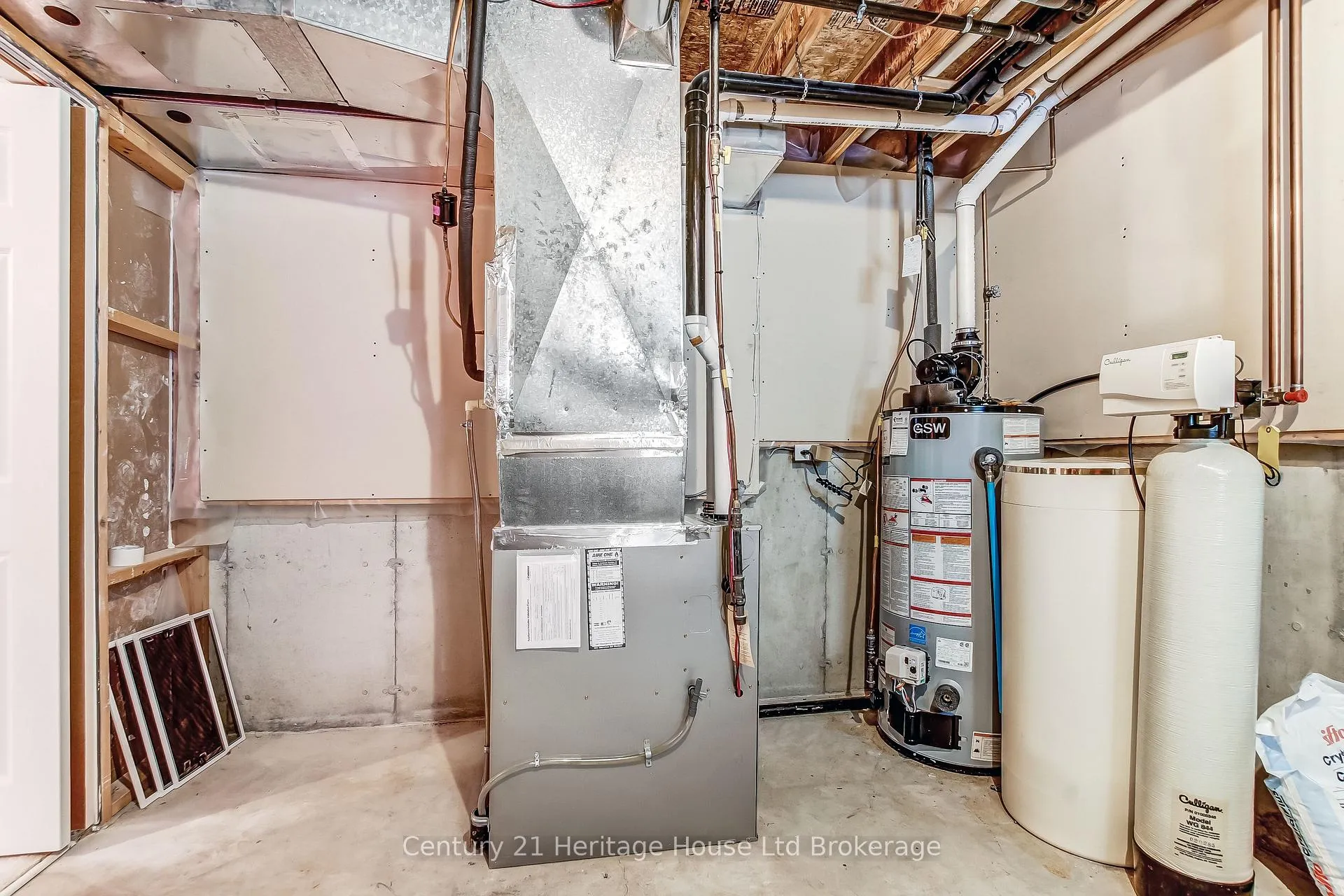 Photo 26 of Unit 54, 19 Hanlon Place, Brant, Paris — HOMEH