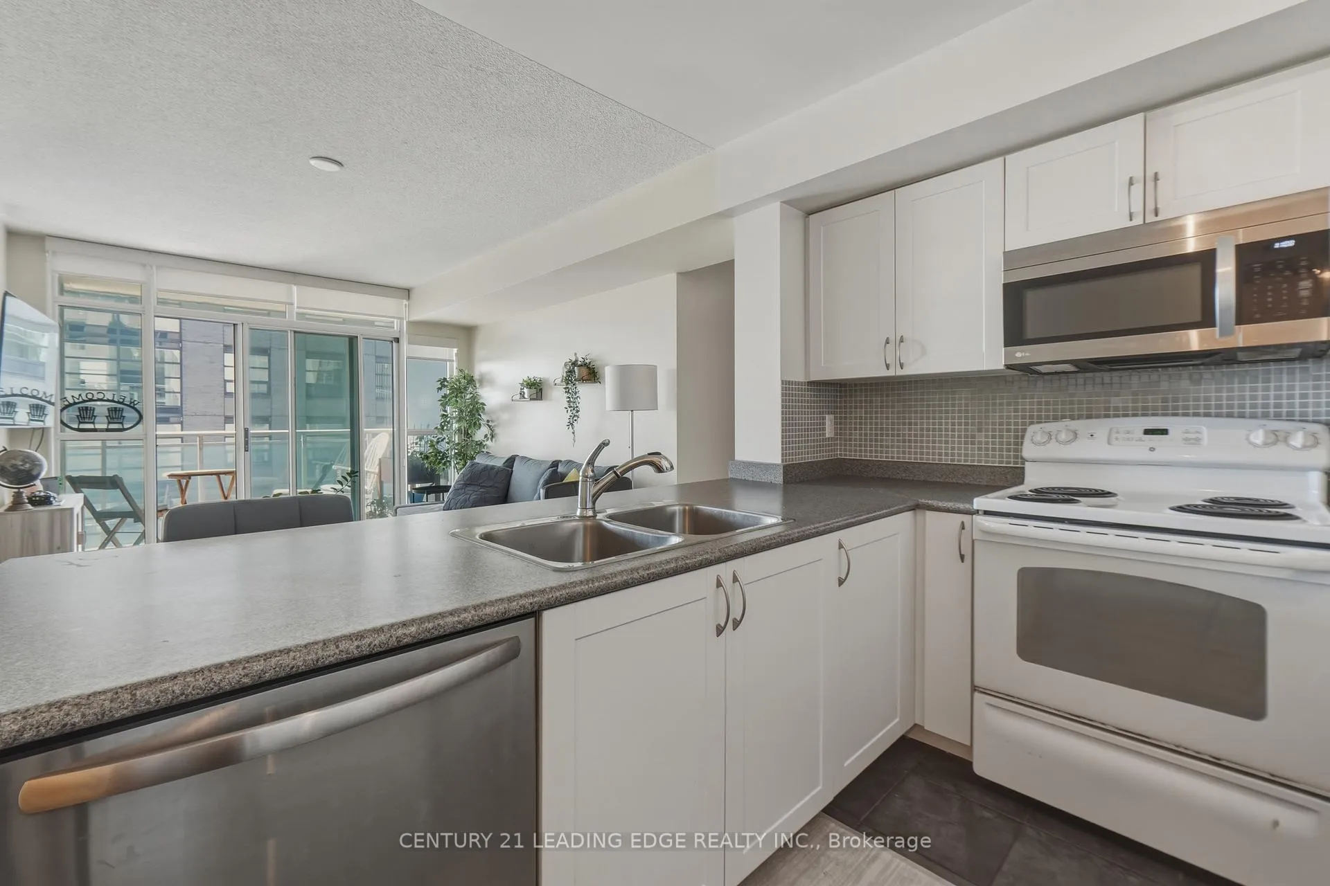 Photo 9 of Unit 902, 1600 Charles Street, Whitby, Port Whitby — HOMEH