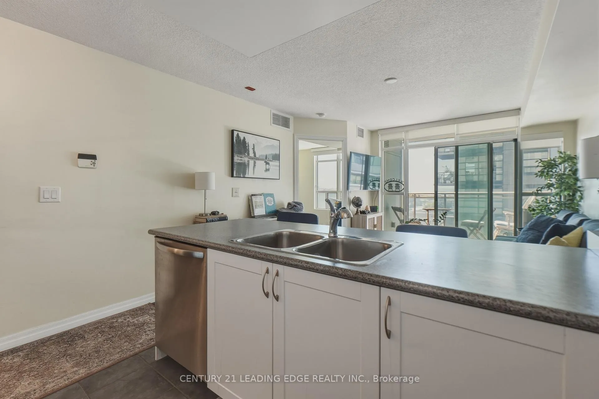 Photo 10 of Unit 902, 1600 Charles Street, Whitby, Port Whitby — HOMEH