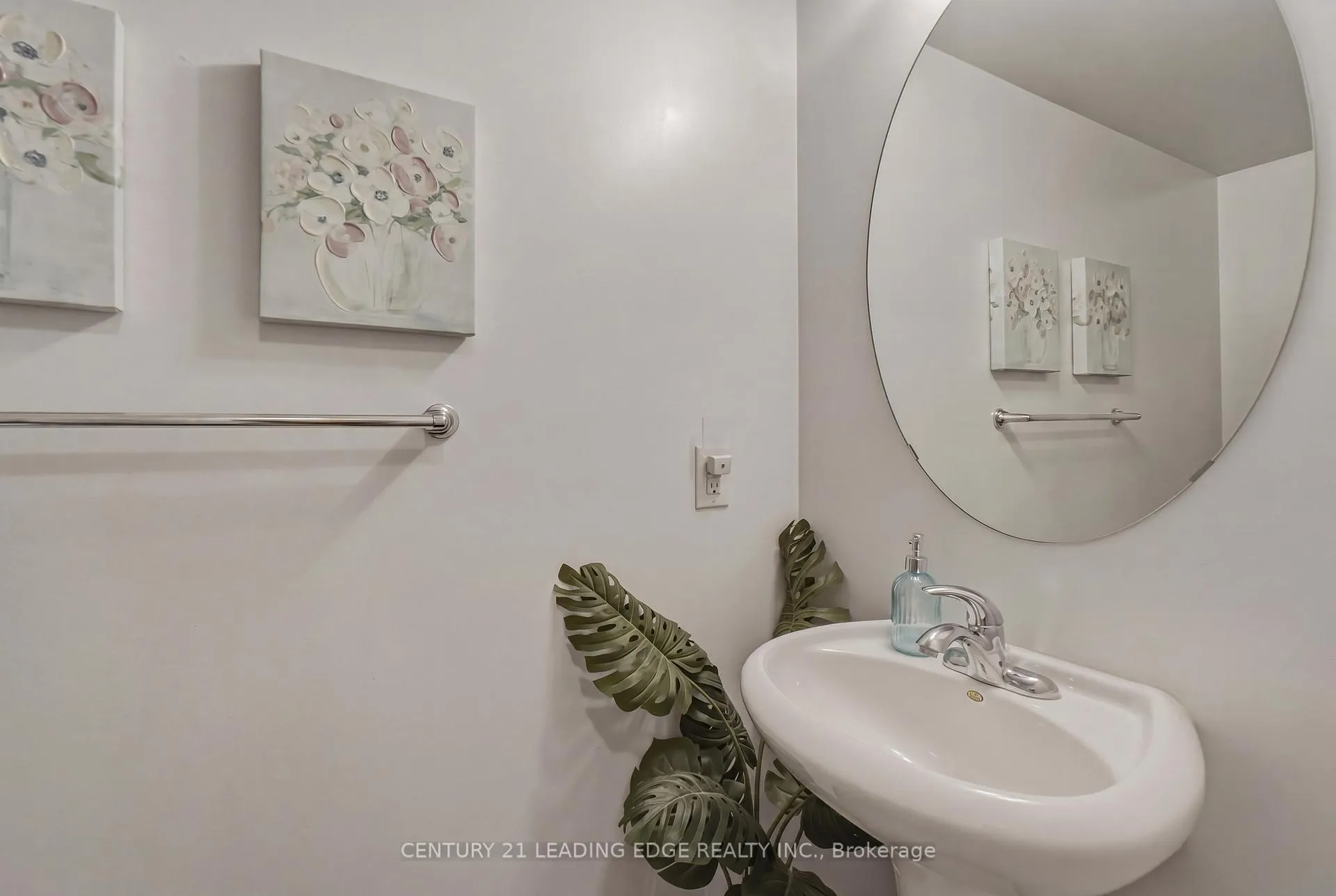 Photo 11 of Unit 902, 1600 Charles Street, Whitby, Port Whitby — HOMEH