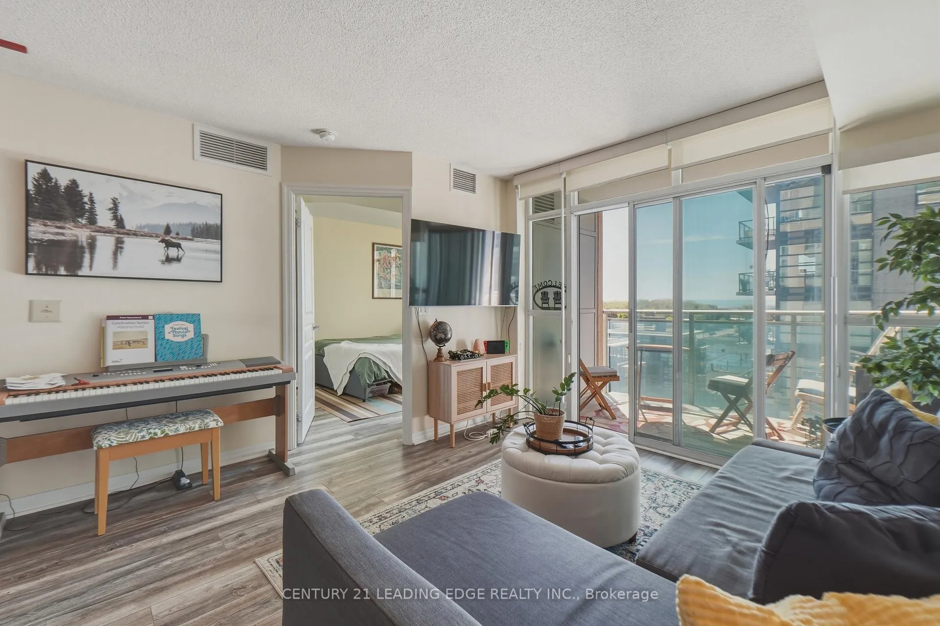 Photo 15 of Unit 902, 1600 Charles Street, Whitby, Port Whitby — HOMEH